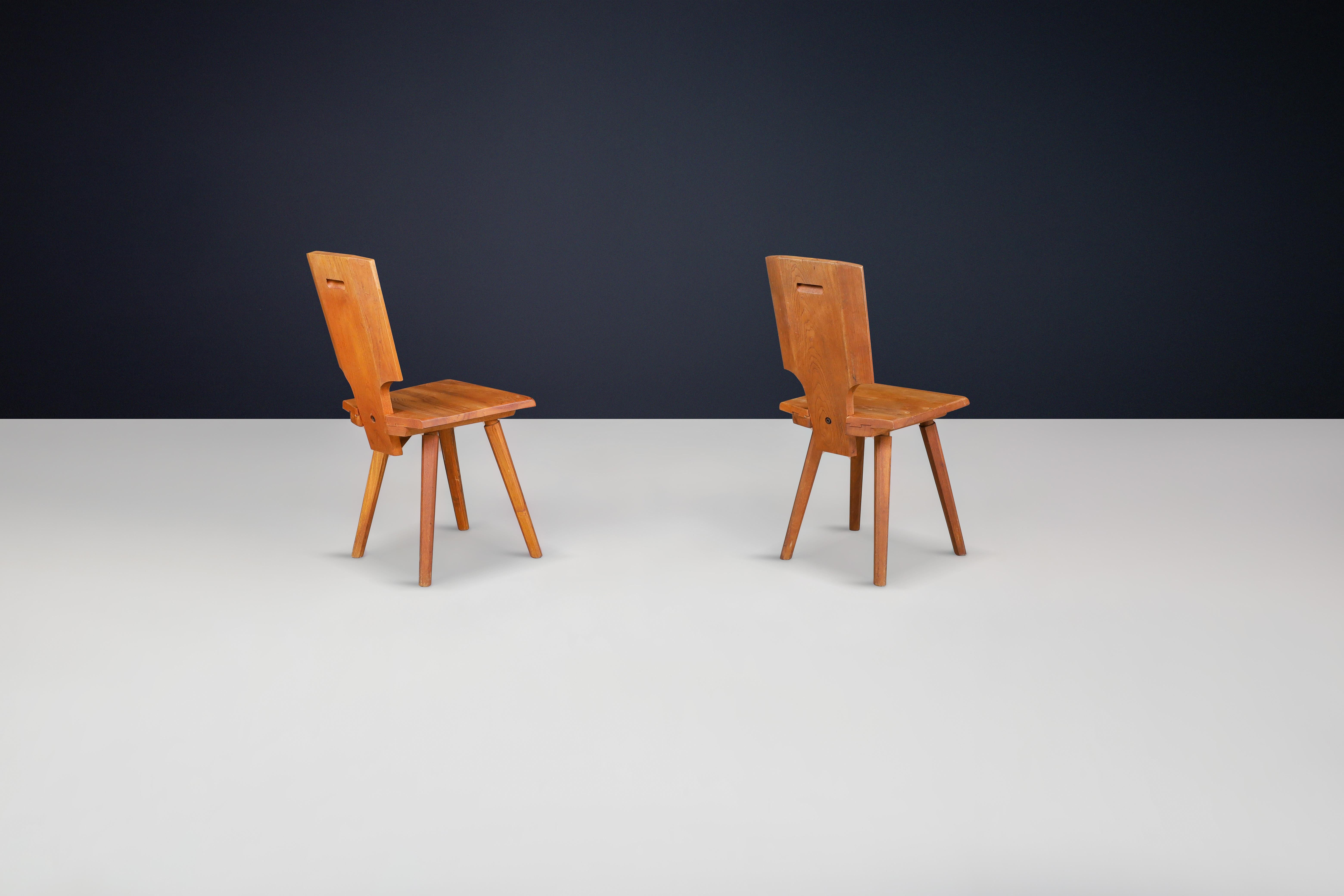 Mid Century Pierre Chapo 'S28' Chairs in Solid Elm, France, 1972 In Good Condition In Almelo, NL
