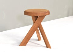 Sgabello basso rotondo Pierre Chapo 'S31' in legno massiccio di olmo o Oak