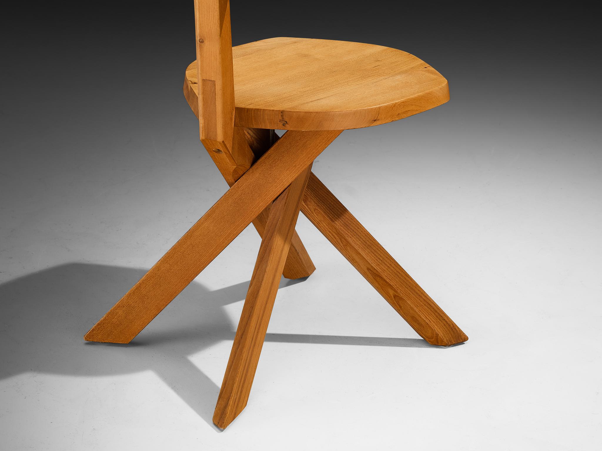 Postmoderne Chaise sculpturale 'S34' en orme de Pierre Chapo en vente