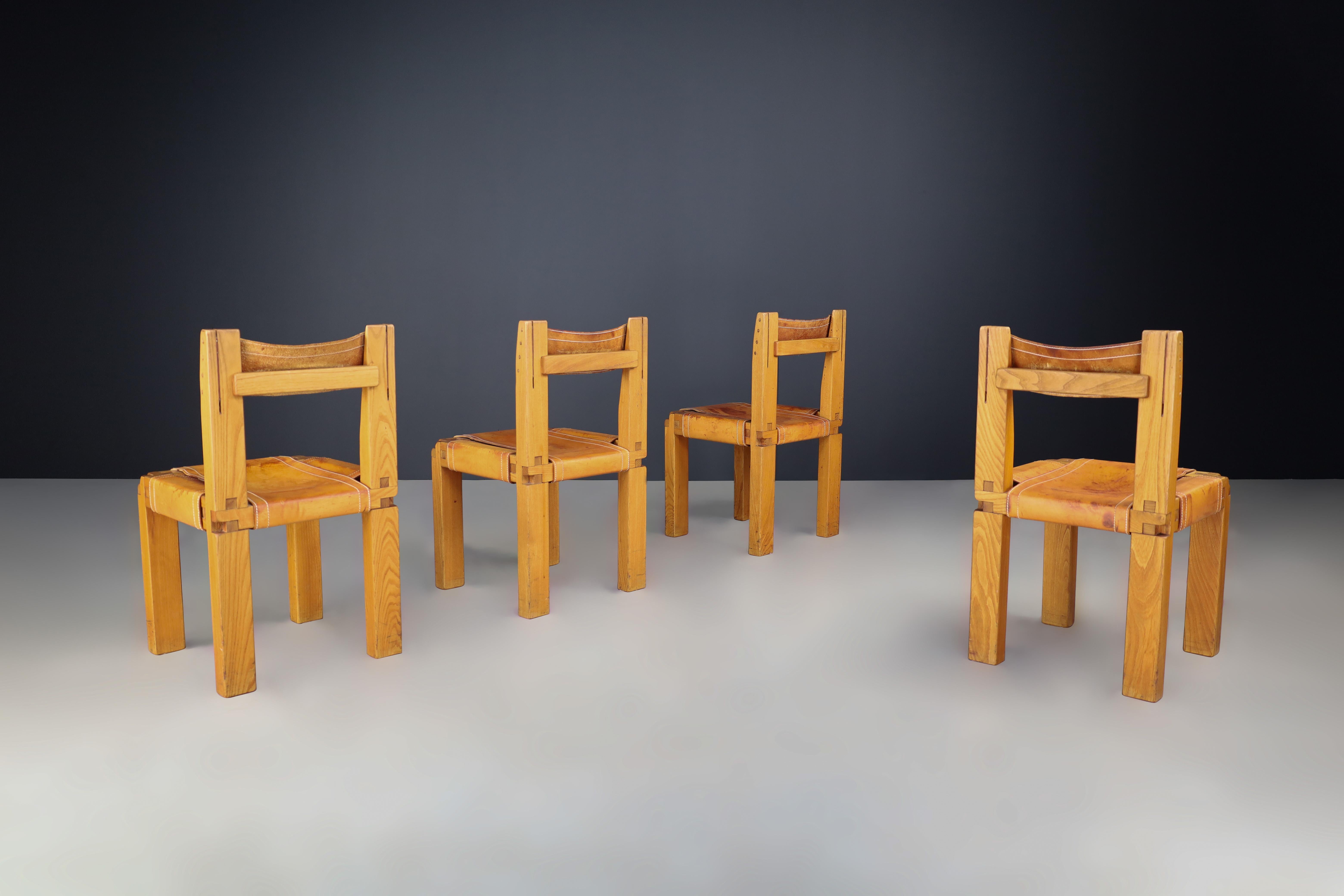 Pierre Chapo Set of Four 'S11' Chairs in Cognac Leather and Elm, France 1960s   In Good Condition For Sale In Almelo, NL