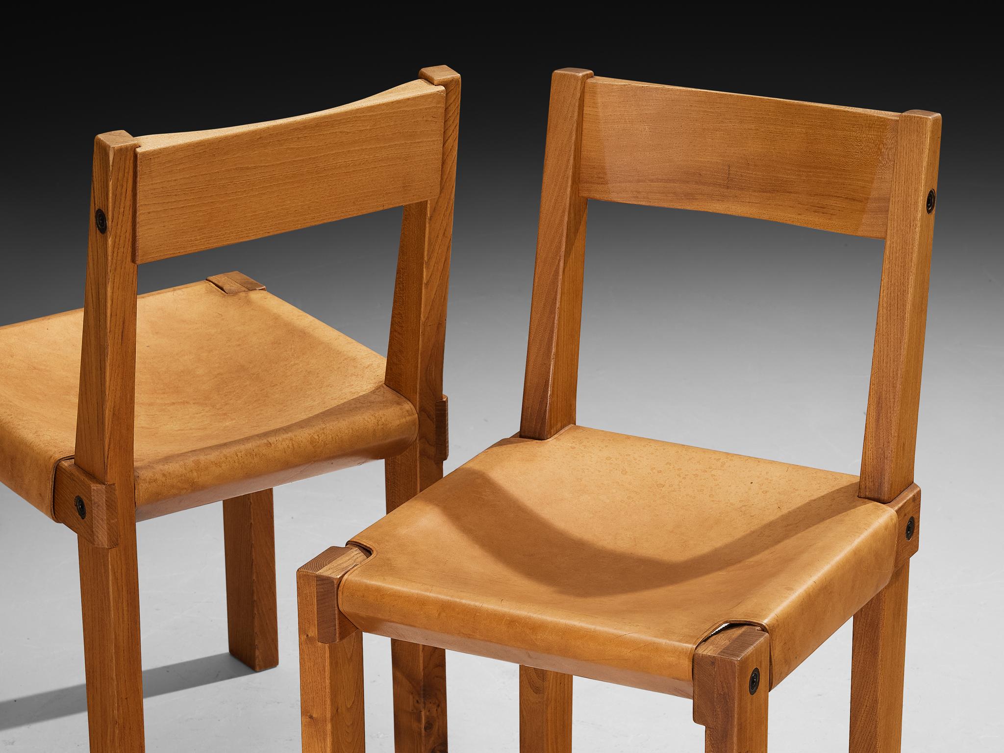 Pierre Chapo Juego de cuatro sillas de comedor 