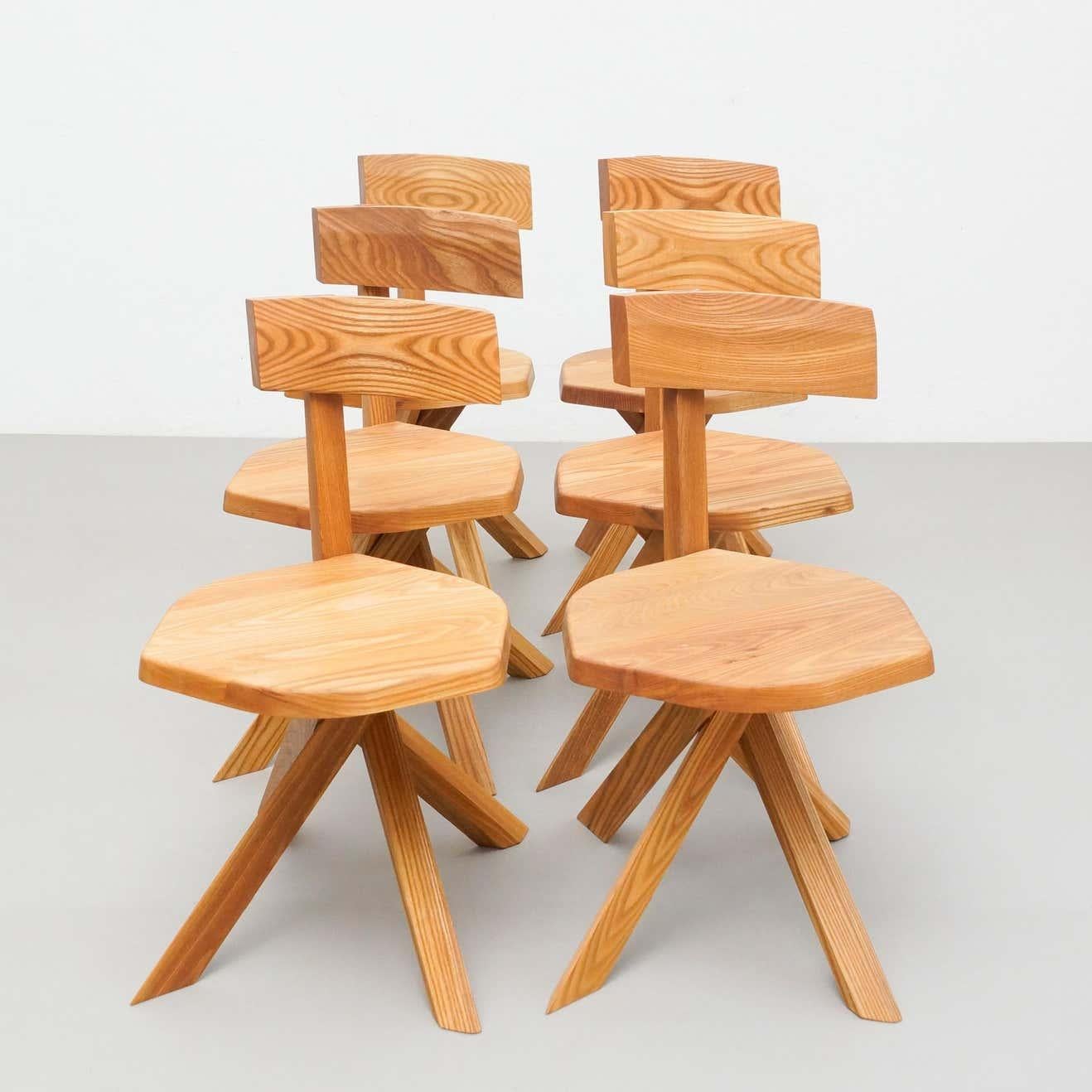 Français Pierre Chapo Ensemble de six chaises, en bois massif d'Elmwood en vente