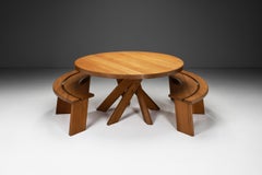 Tavolo da pranzo "SFAX T21 D" di Pierre Chapo e coppia di panche "S38A", Francia anni '70