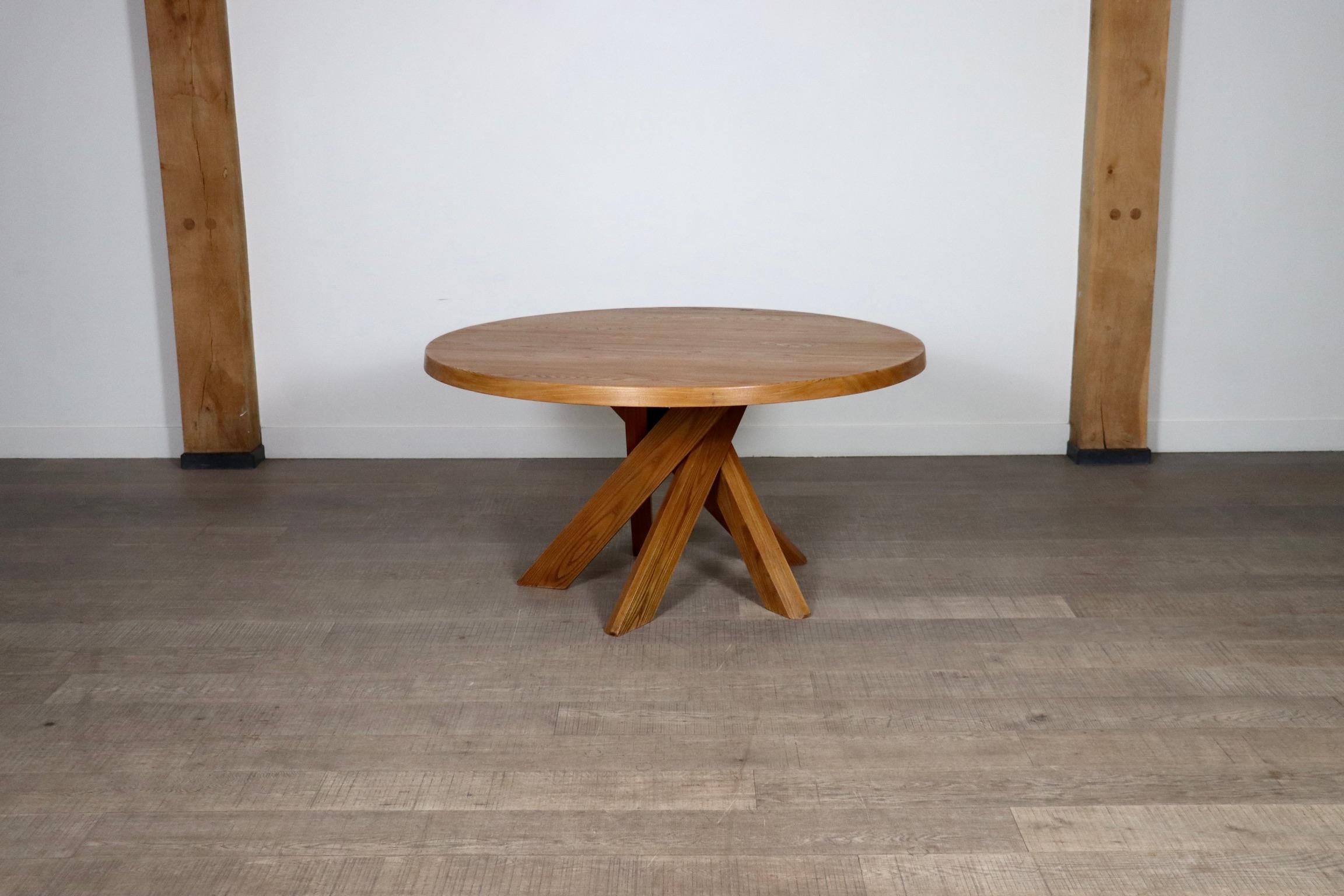 Table de salle à manger Sfax T21D en orme massif Pierre Chapo, France, 1970 Bon état - En vente à ABCOUDE, UT