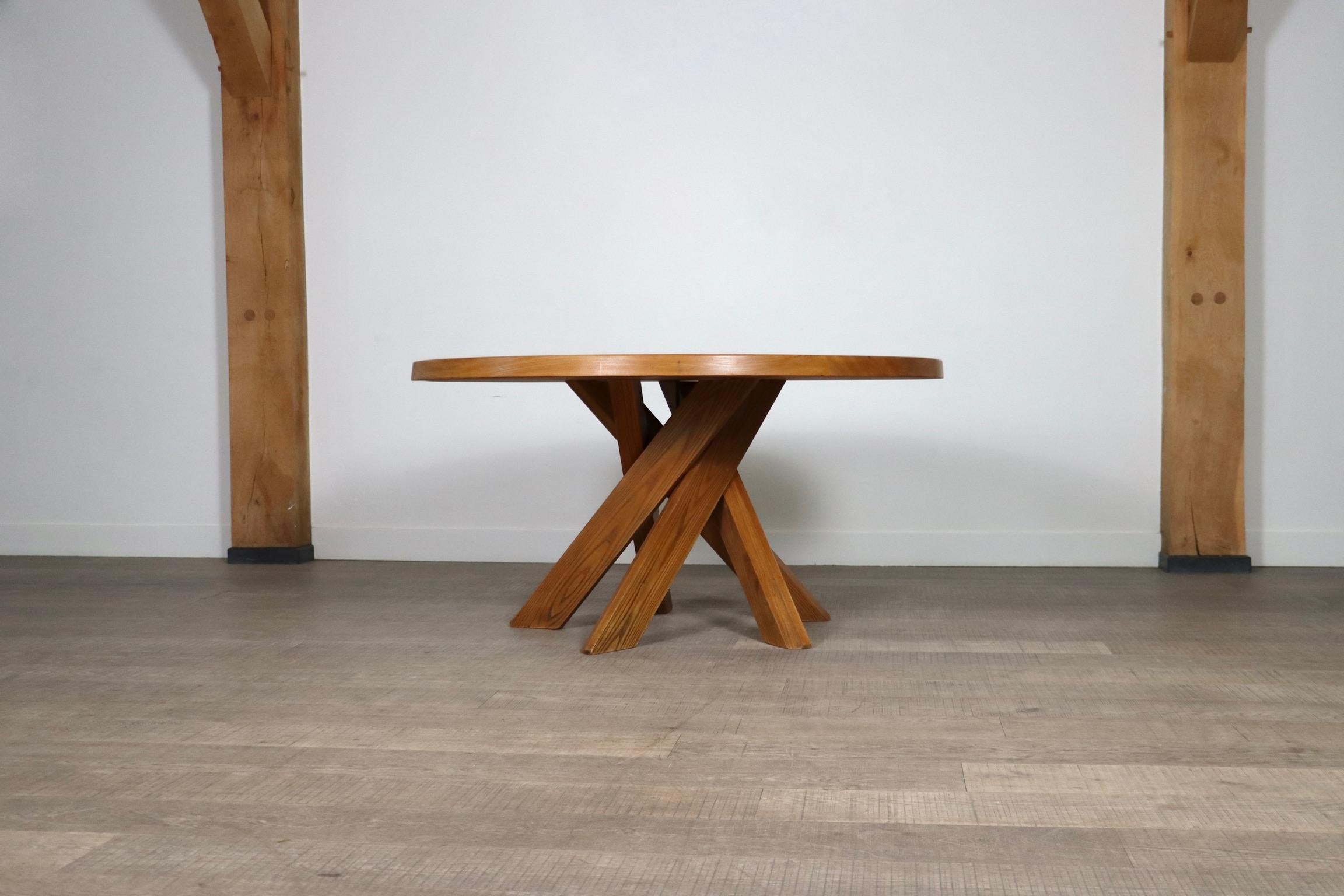 Orme Table de salle à manger Sfax T21D en orme massif Pierre Chapo, France, 1970 en vente