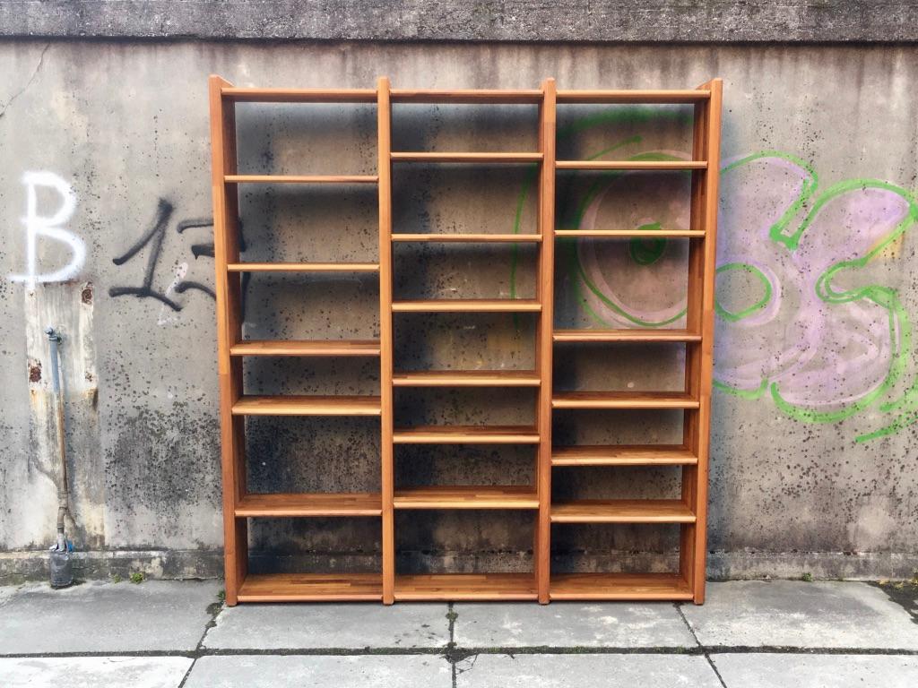 Pierre Chapo Solid Elm Modular Freestanding Shelving System, France, ca. 1960s In Good Condition In Geneva, CH