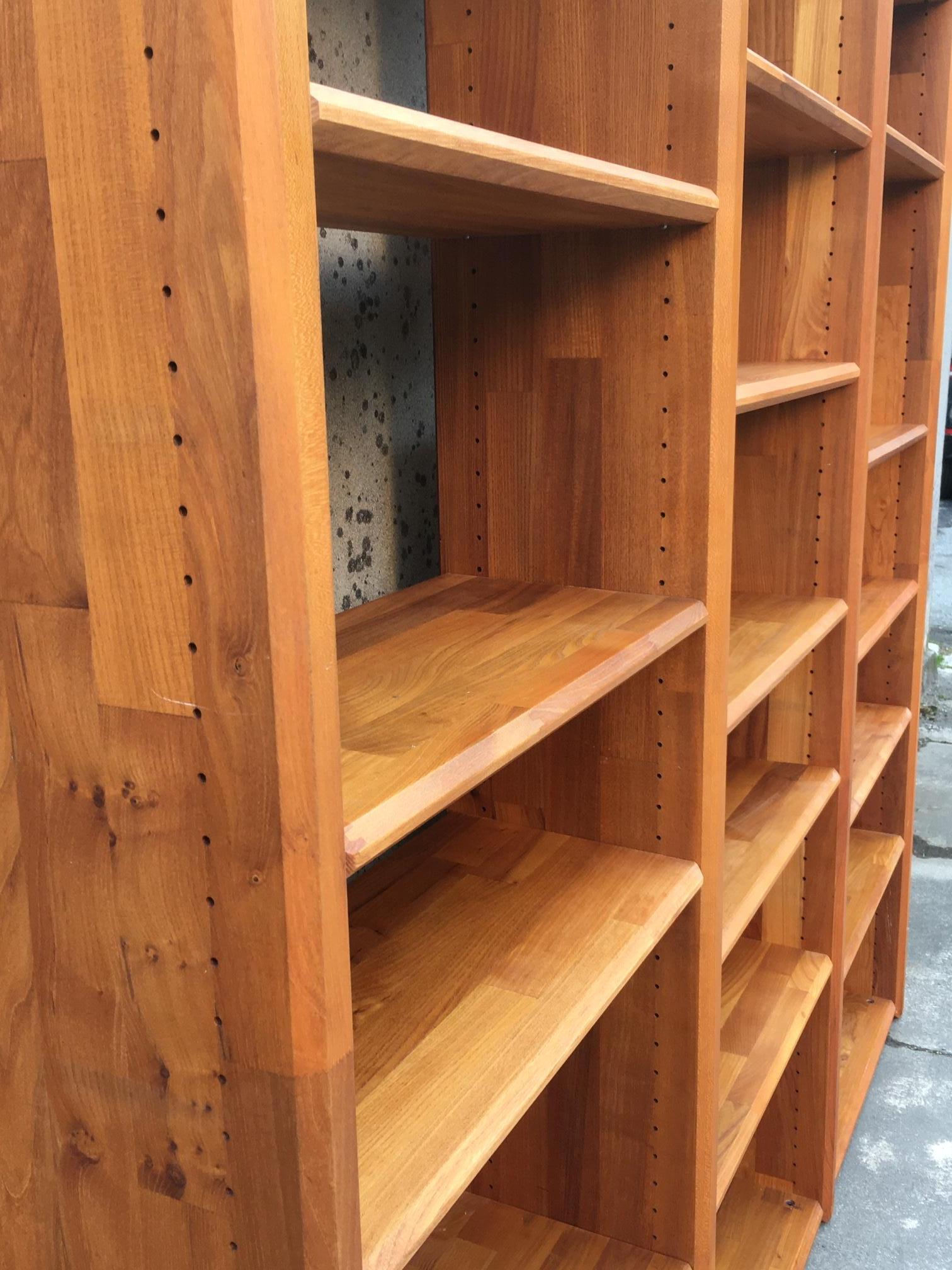 Mid-20th Century Pierre Chapo Solid Elm Modular Freestanding Shelving System, France, ca. 1960s