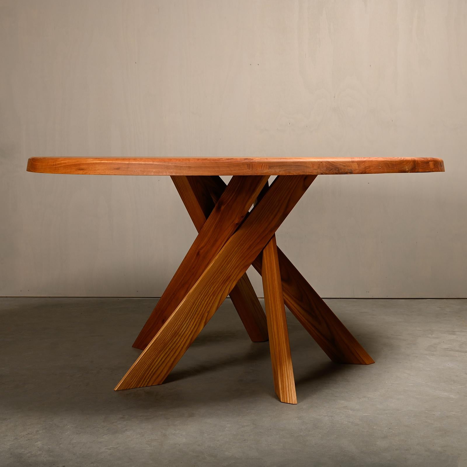 Pierre Chapo, Tisch „Modell D“ aus massiver Ulme T21, Frankreich (Mitte des 20. Jahrhunderts) im Angebot