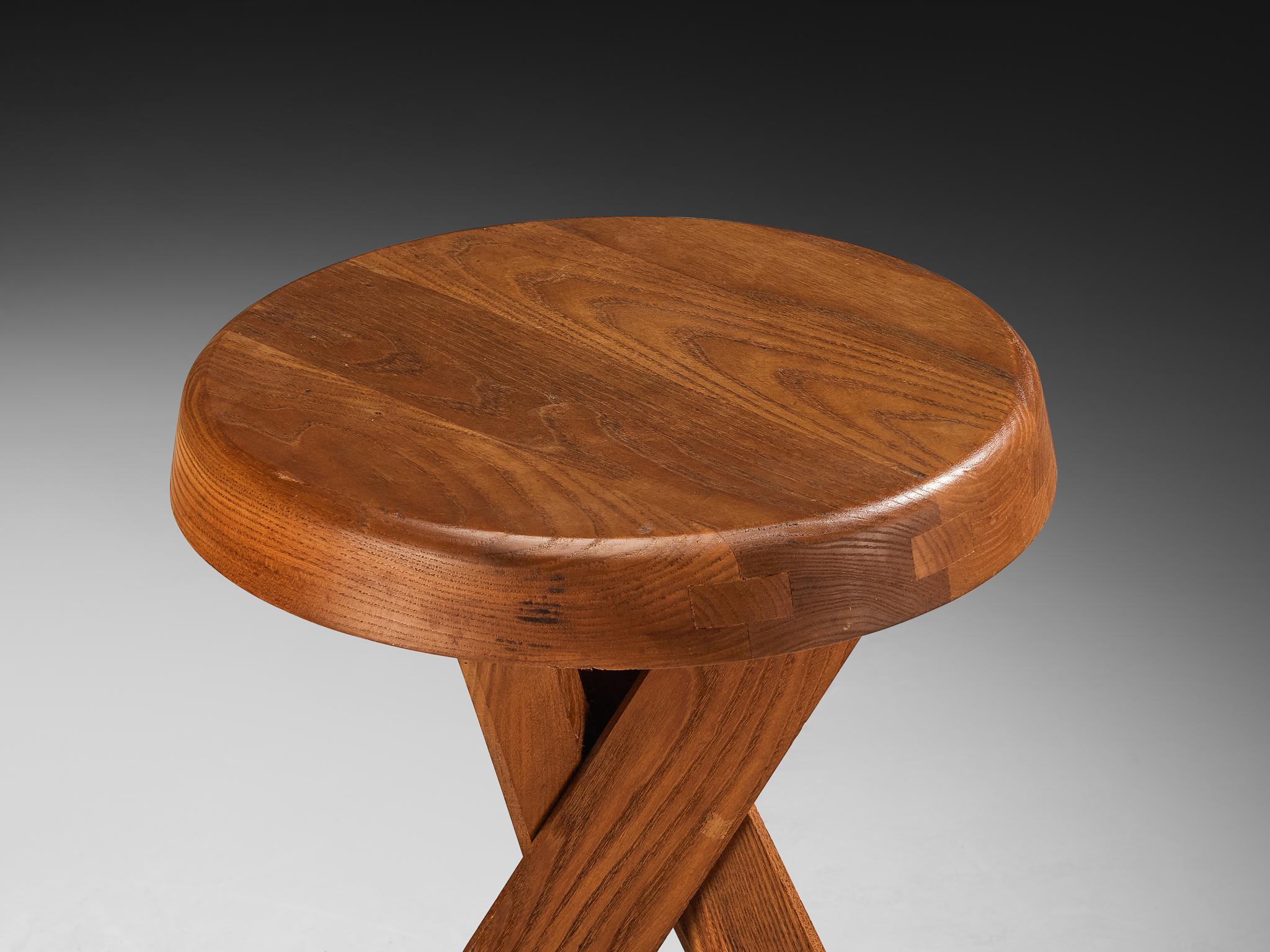 Mid-Century moderno Sgabello Pierre Chapo 'S13A' in olmo massiccio in vendita