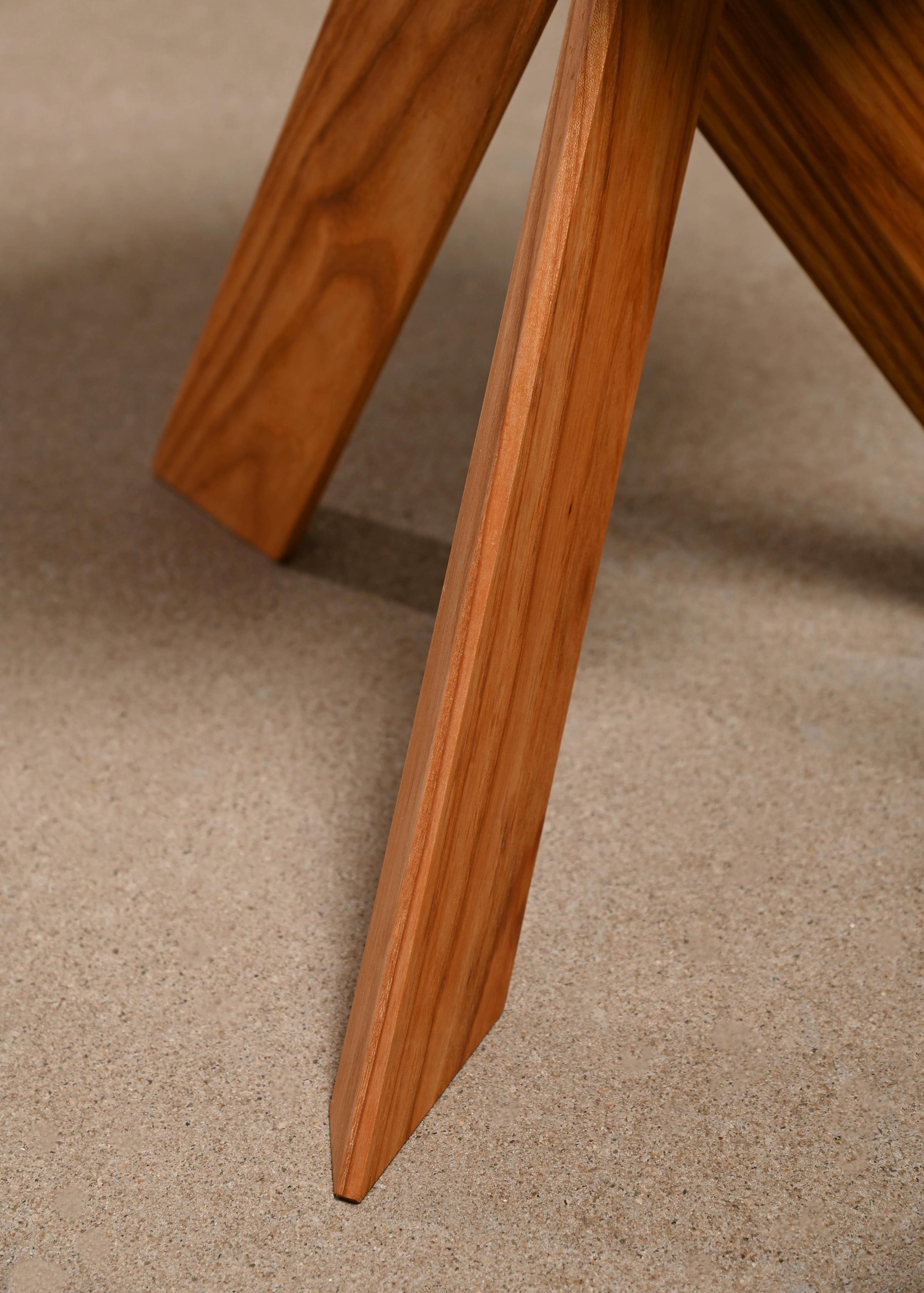 Tabouret Pierre Chapo S31 'Model A' en Elmwoods massif, France 6