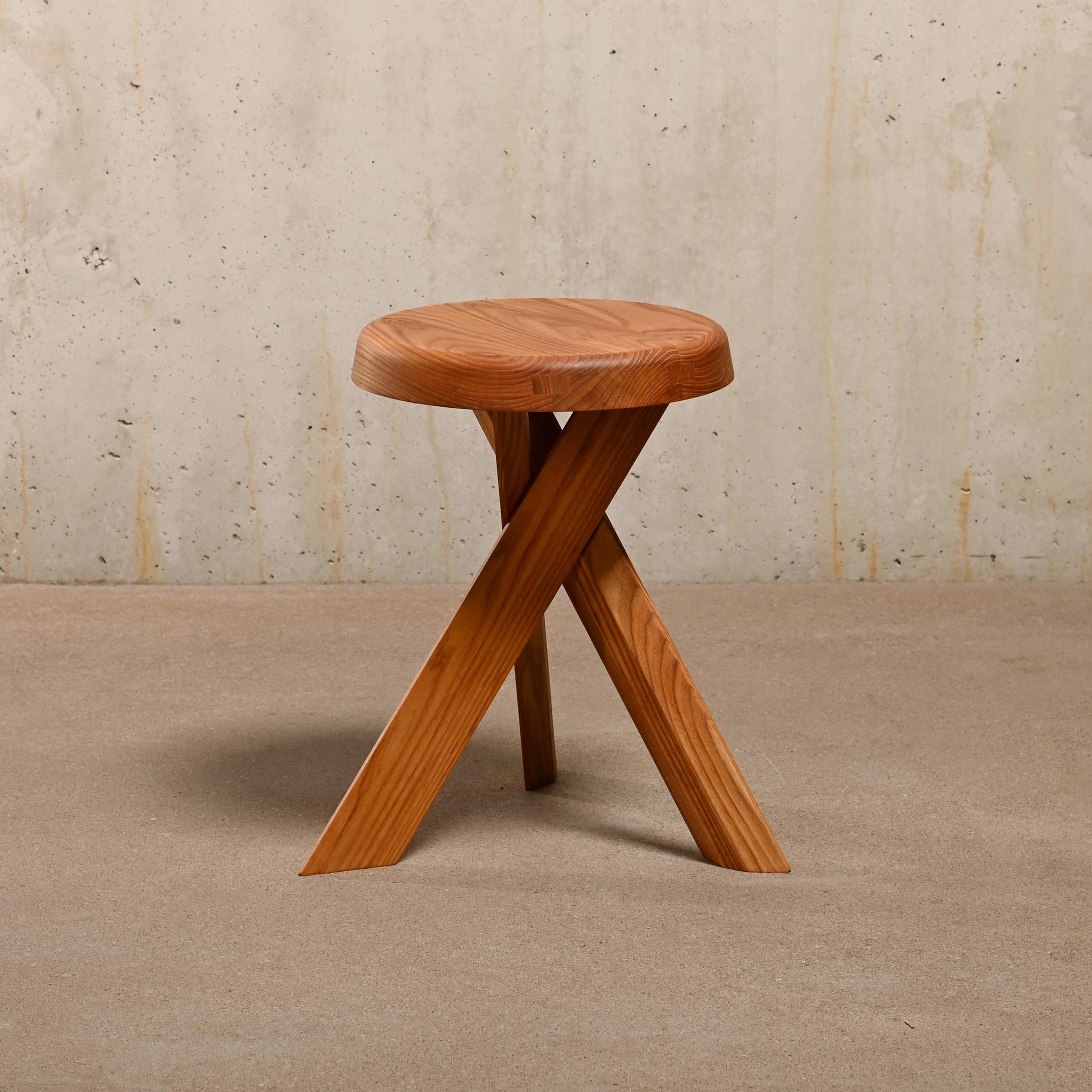 Milieu du XXe siècle Tabouret Pierre Chapo S31 'Model A' en Elmwoods massif, France