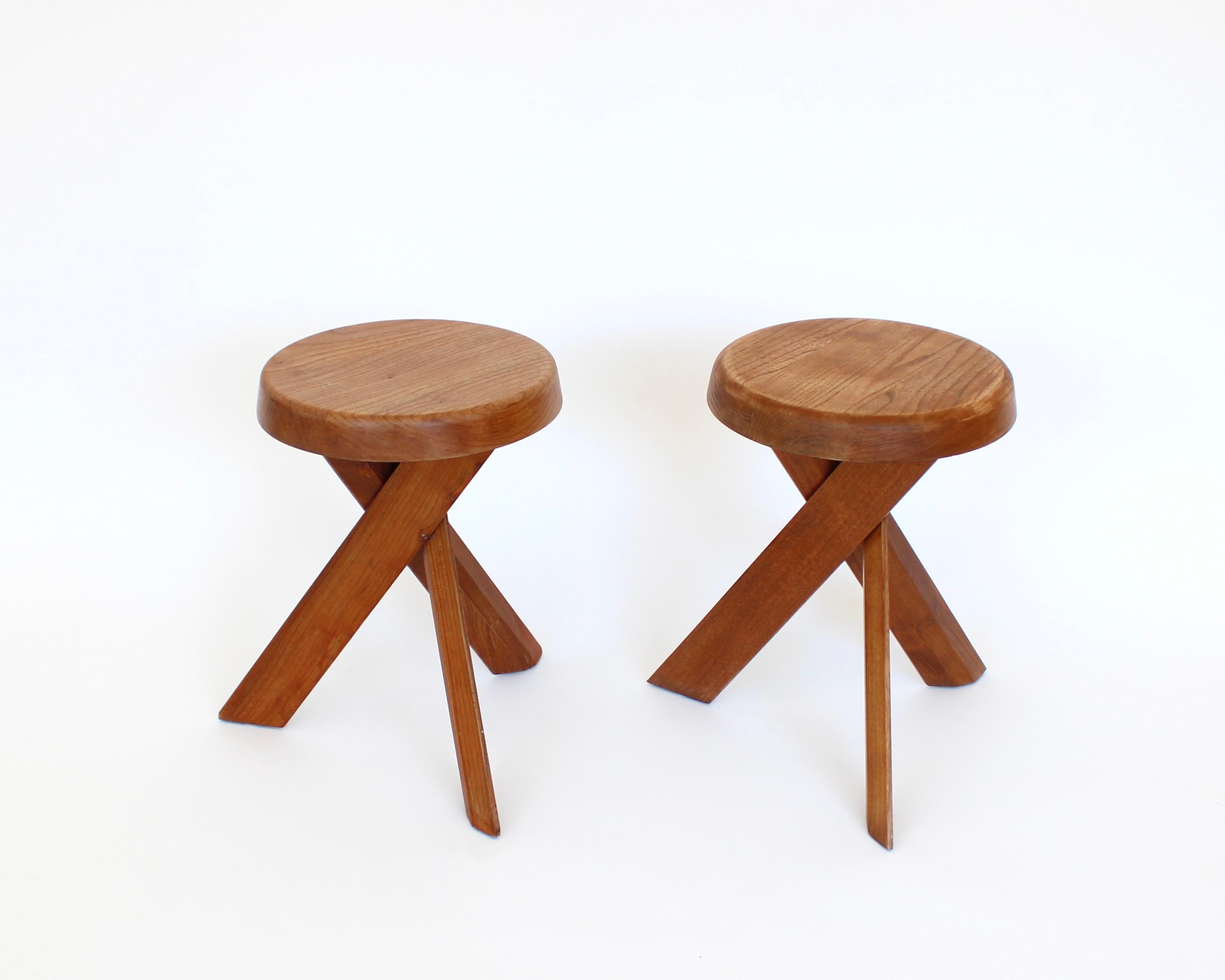 Pierre Chapo Stools Tabourets Pair S31 Elm France c1974 Vintage In Good Condition For Sale In Chicago, IL
