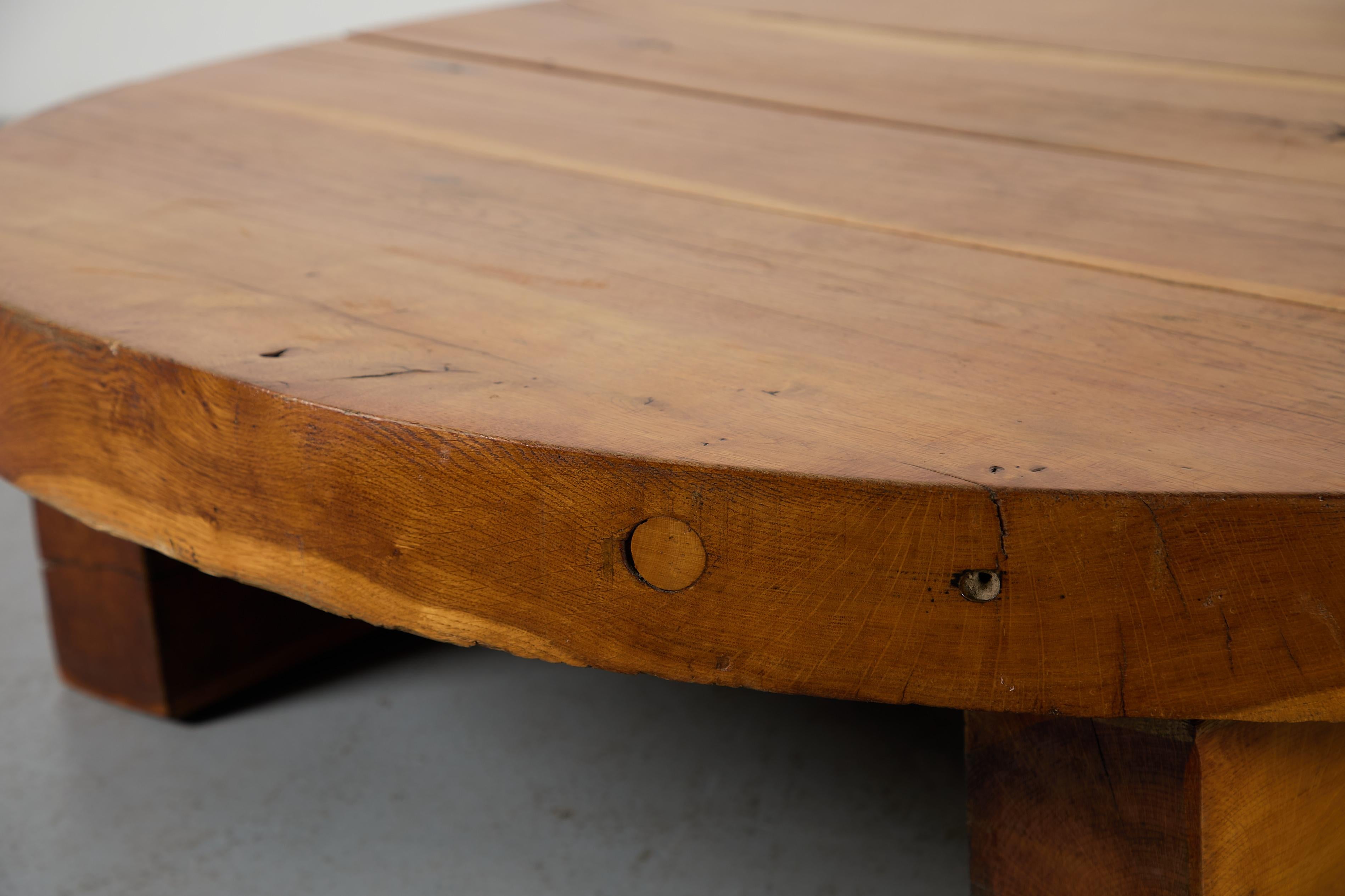 Tavolino da caffè brutalista massiccio in Oak, stile Pierre Chapo in vendita 3