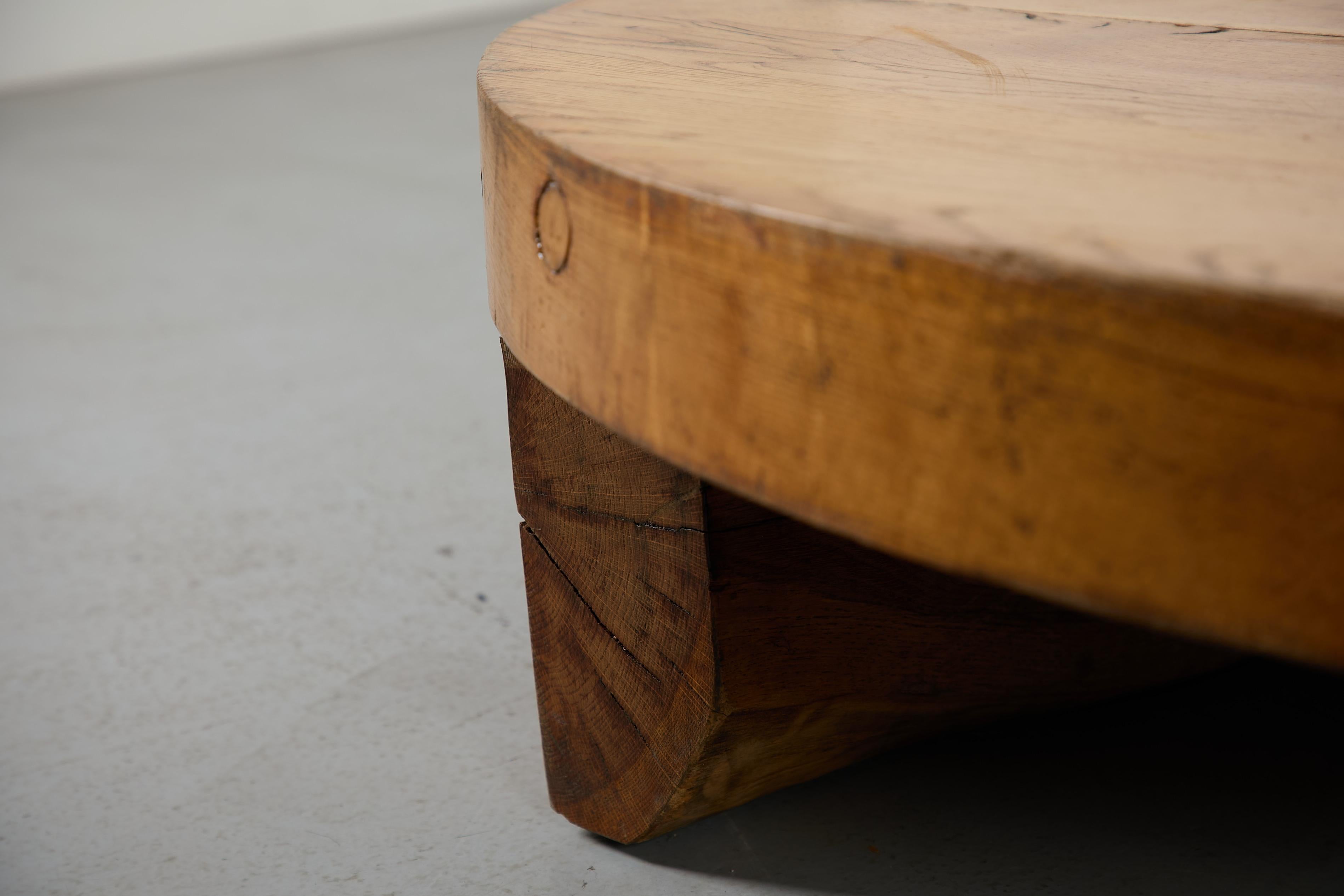 Tavolino da caffè brutalista massiccio in Oak, stile Pierre Chapo in vendita 11