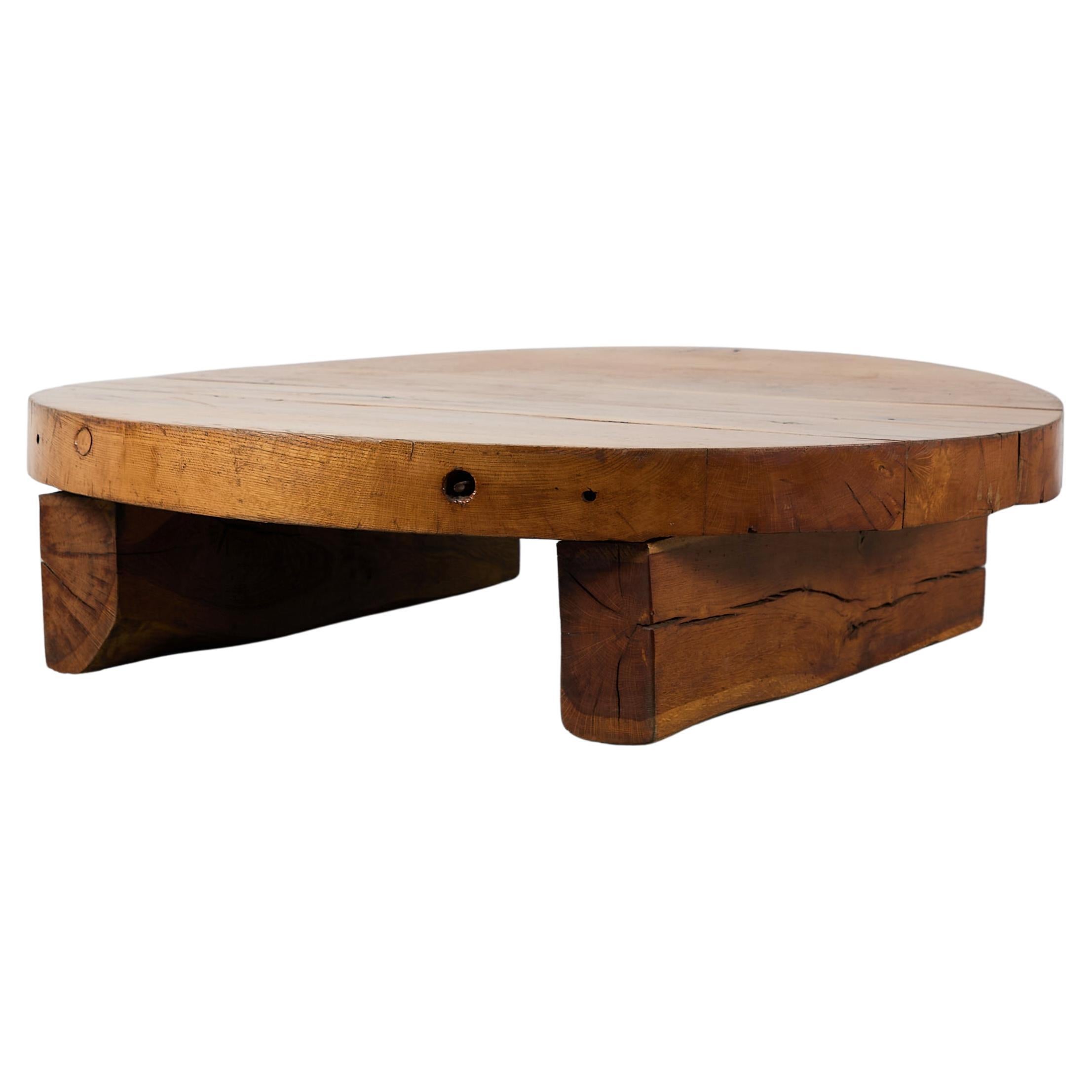 Mesa baja de roble Brutalista Pierre Chapo Style Massive