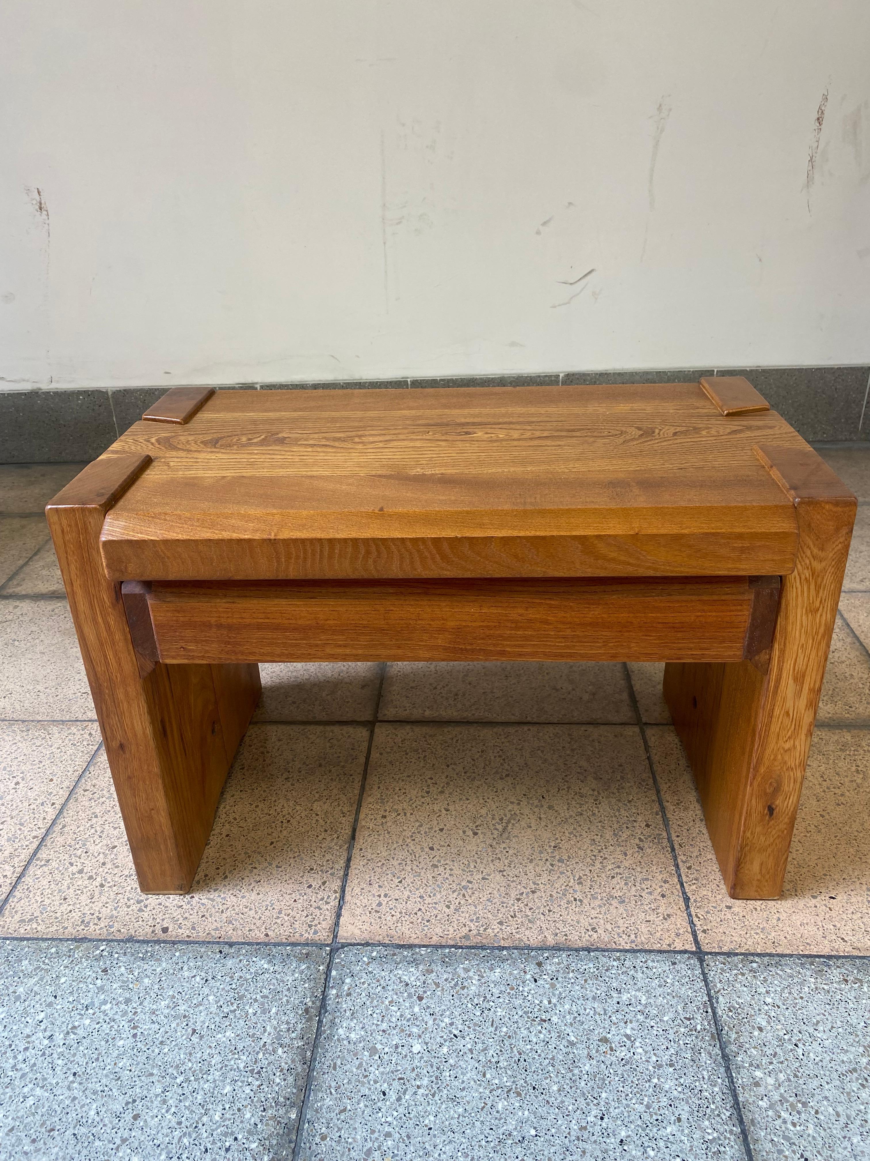 Pierre Chapo
T-38 bedside table
Solid elm wood , drawer
1974
D35 x W58,5 x H39 cms