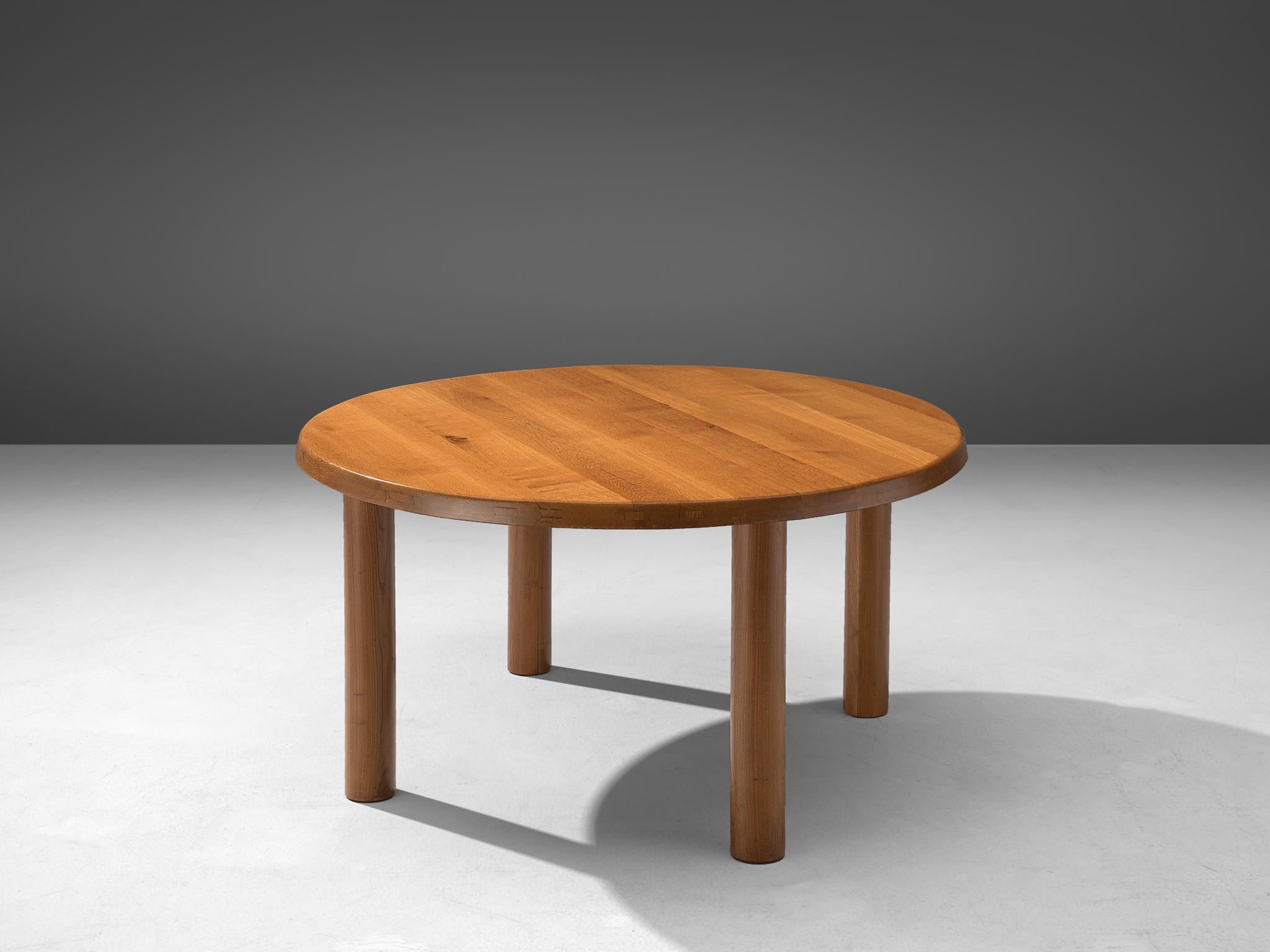 Pierre Chapo, dining table T02, oak, France, design 1963, execution, early 1970s.

This dining table comes from the first generation of Chapo furniture. The piece is a true Classic by Chapo in the way it is proportioned. The thick, detachable