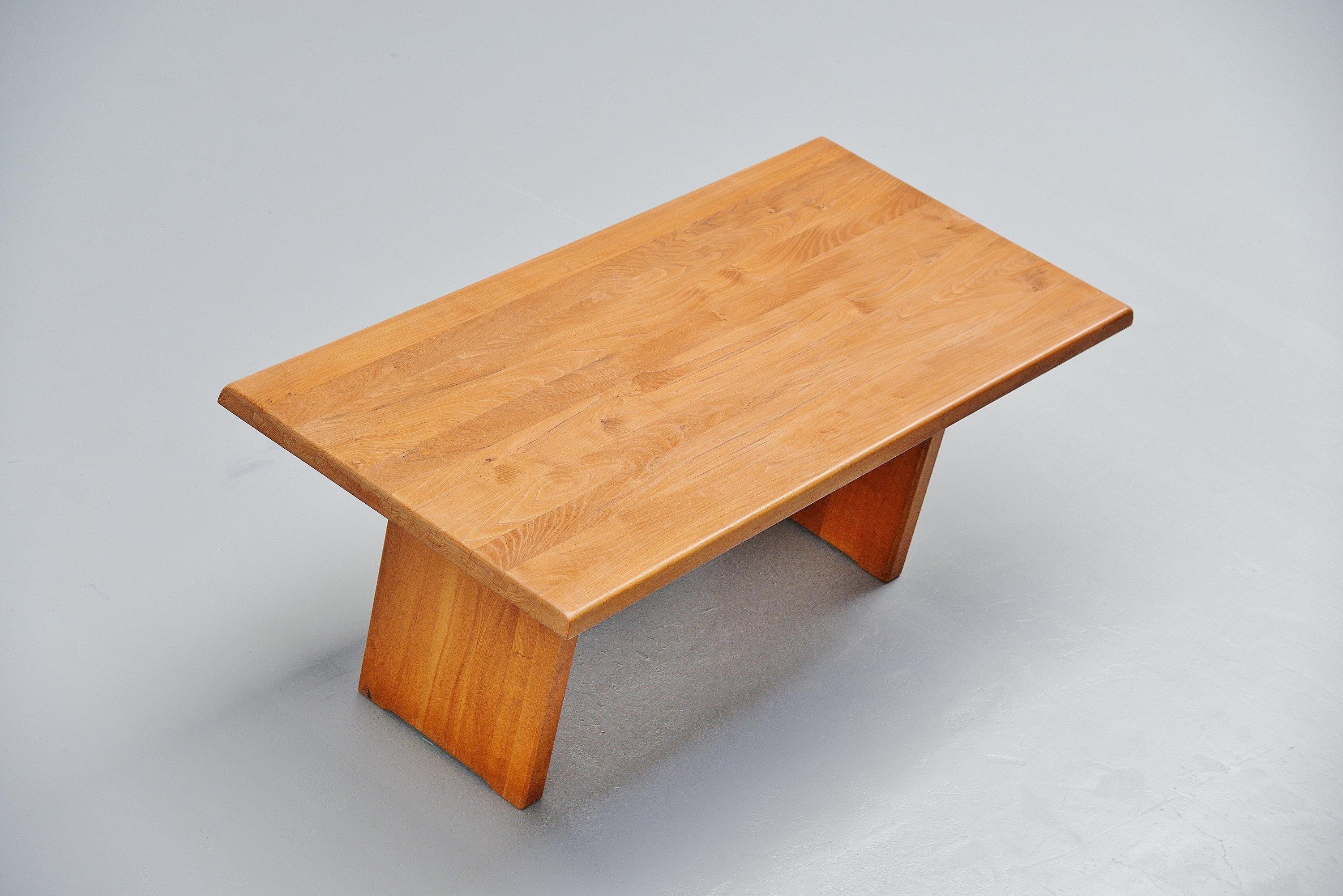 Pierre Chapo T14 Dining Table in Elm, France, 1963 In Good Condition In Roosendaal, Noord Brabant