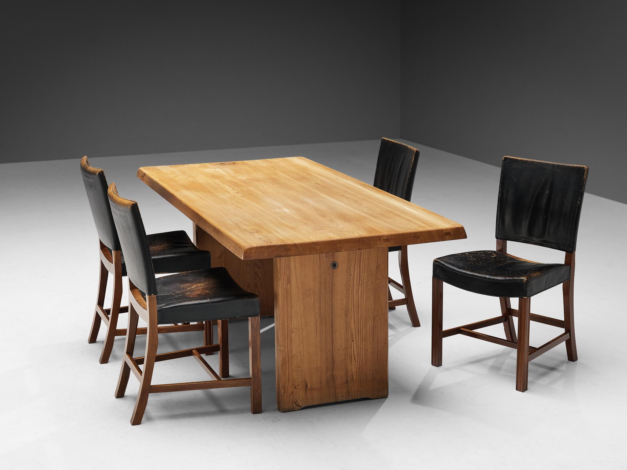 Set of Pierre Chapo dining table with Kaare Klint set of four dining chairs 

Pierre Chapo, dining table model T14C, elm, France, design 1960s

This design is an early edition, created according to the original craft methodology of Pierre Chapo.