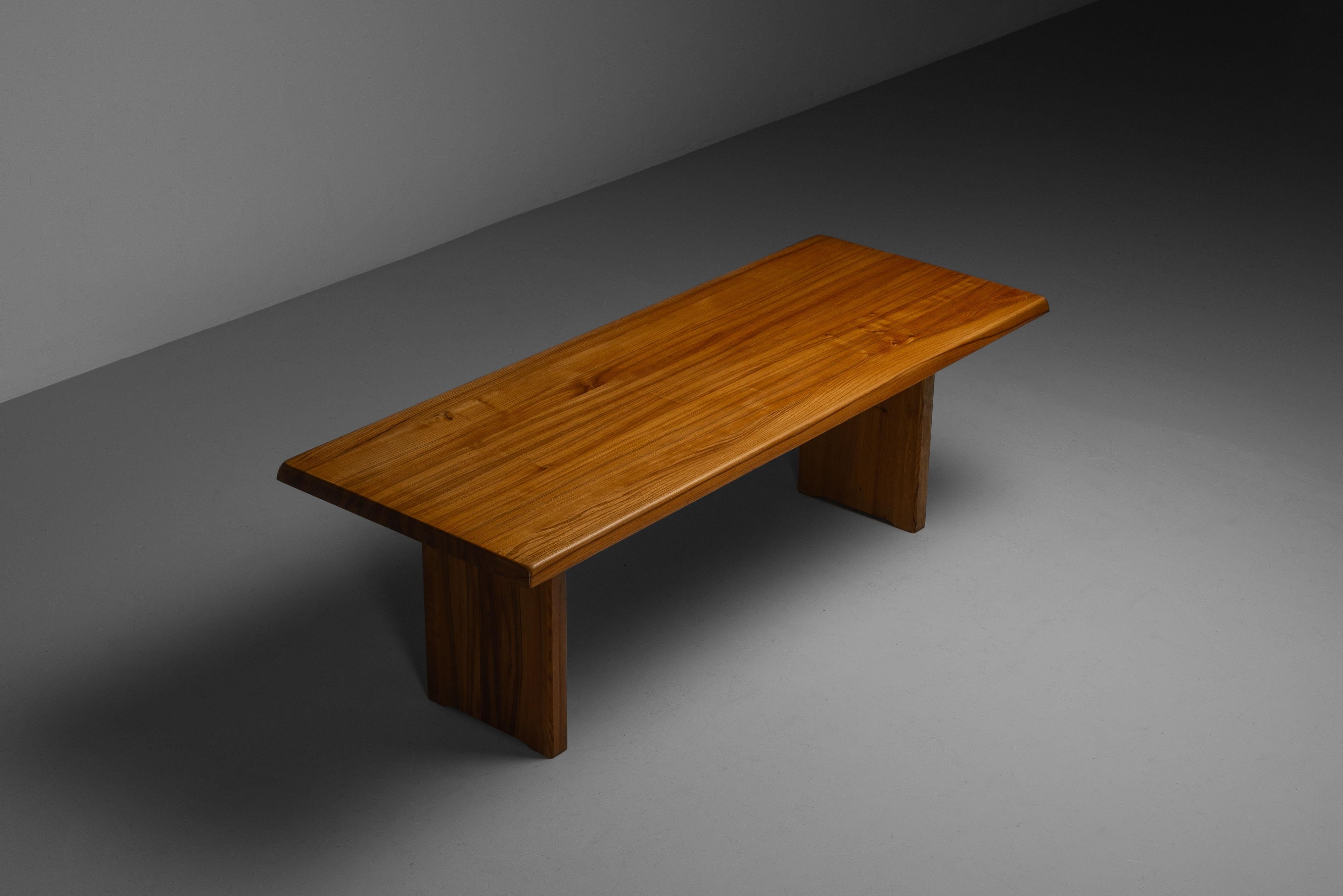 Table de salle à manger T14D en orme Pierre Chapo, France 1965 2