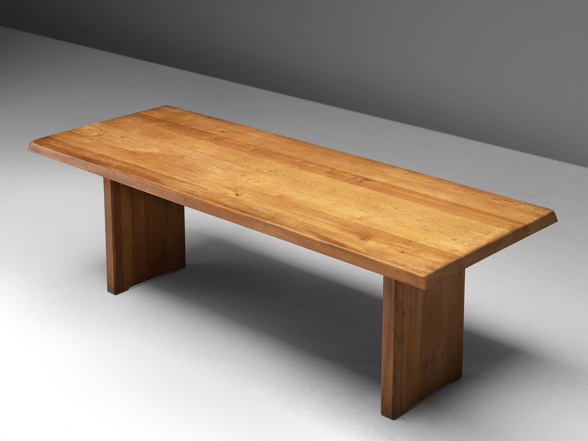 Pierre Chapo, dining table model T14C, elm, France, design 1960s, later production.

This dining table is designed by the French designer Pierre Chapo. Strong and simplified design which clearly emerges the woods grain and natural look. The
