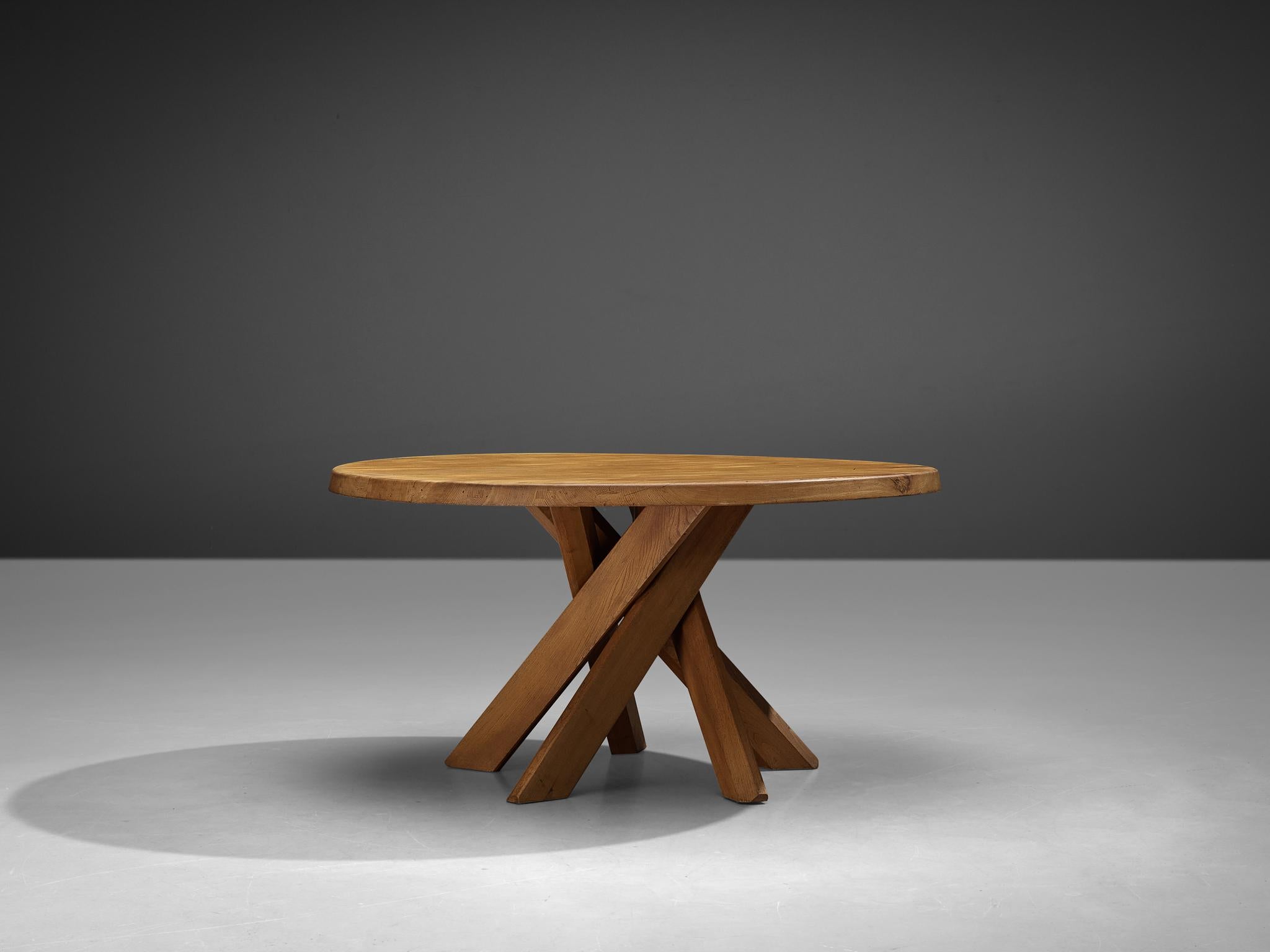 Pierre Chapo, dining table model 'T21E', elm, France, 1973

This design is an early edition, created according to the original craft methodology of Pierre Chapo. This round 'T21 E' dining table is designed by Pierre Chapo and its table top has a