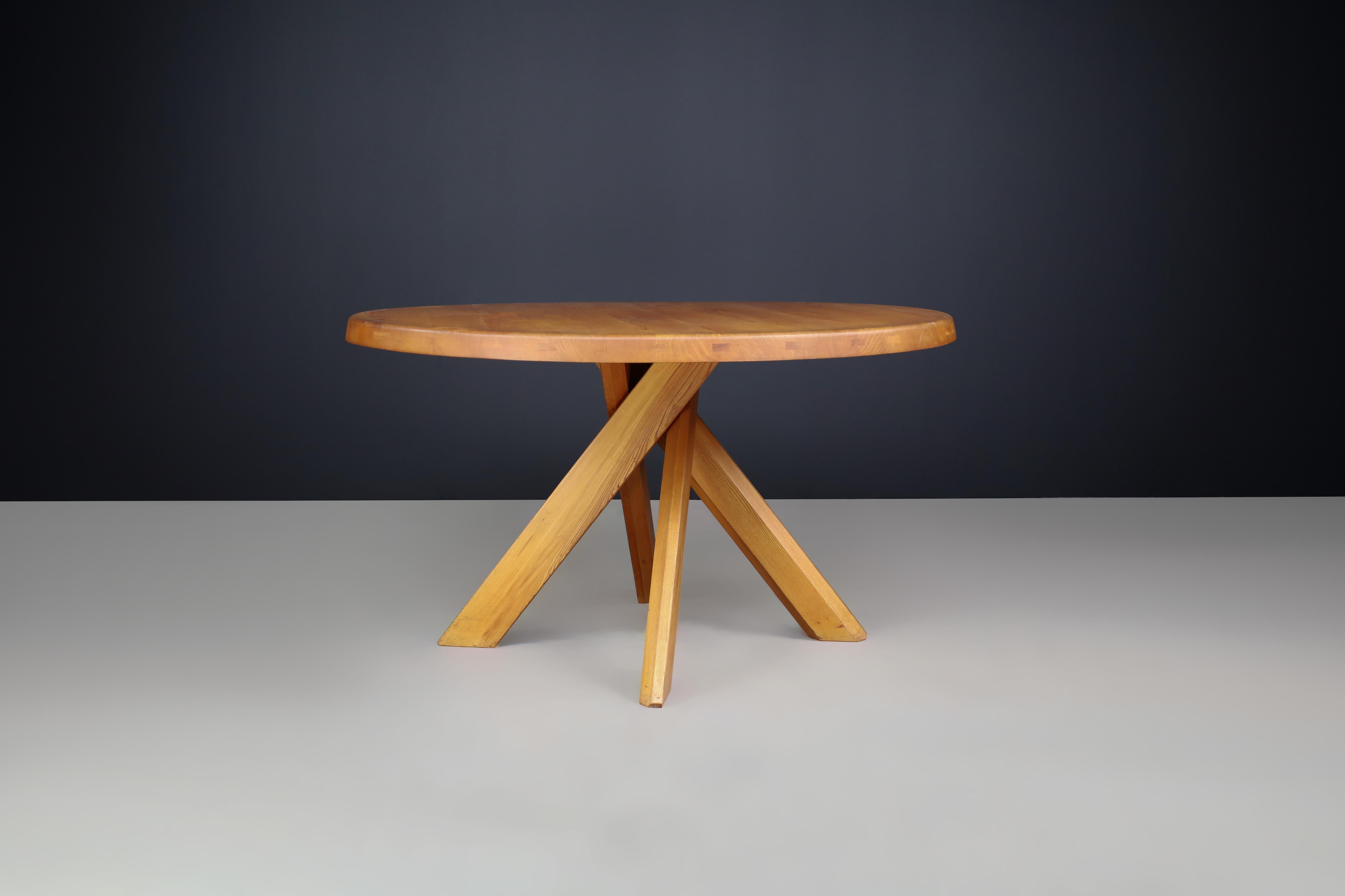 Pierre Chapo 'T21C' Sfax Round Dining Table made of Solid Elm, France 1969 4