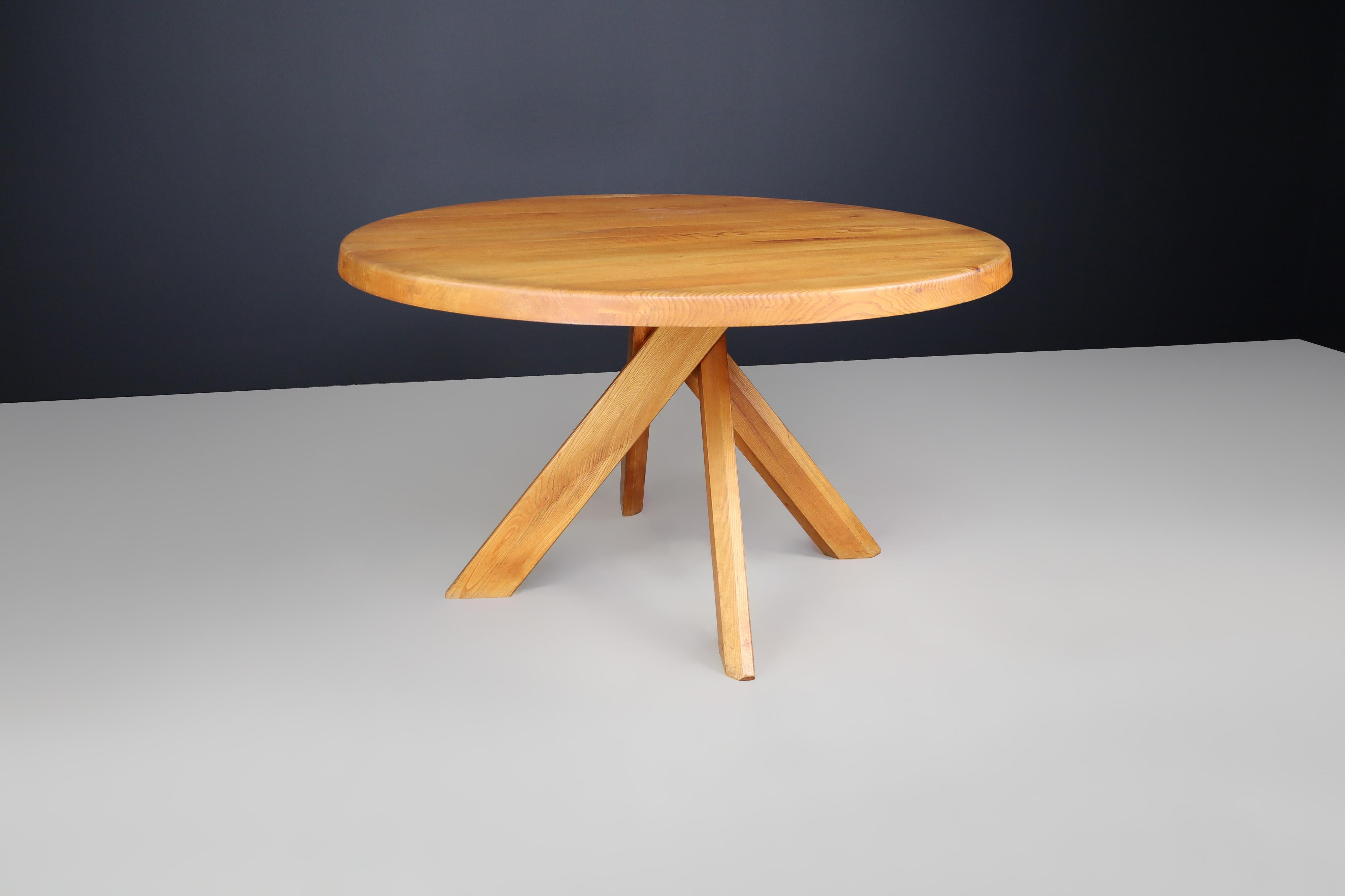 Pierre Chapo 'T21C' Sfax Round Dining Table made of Solid Elm, France 1969 1