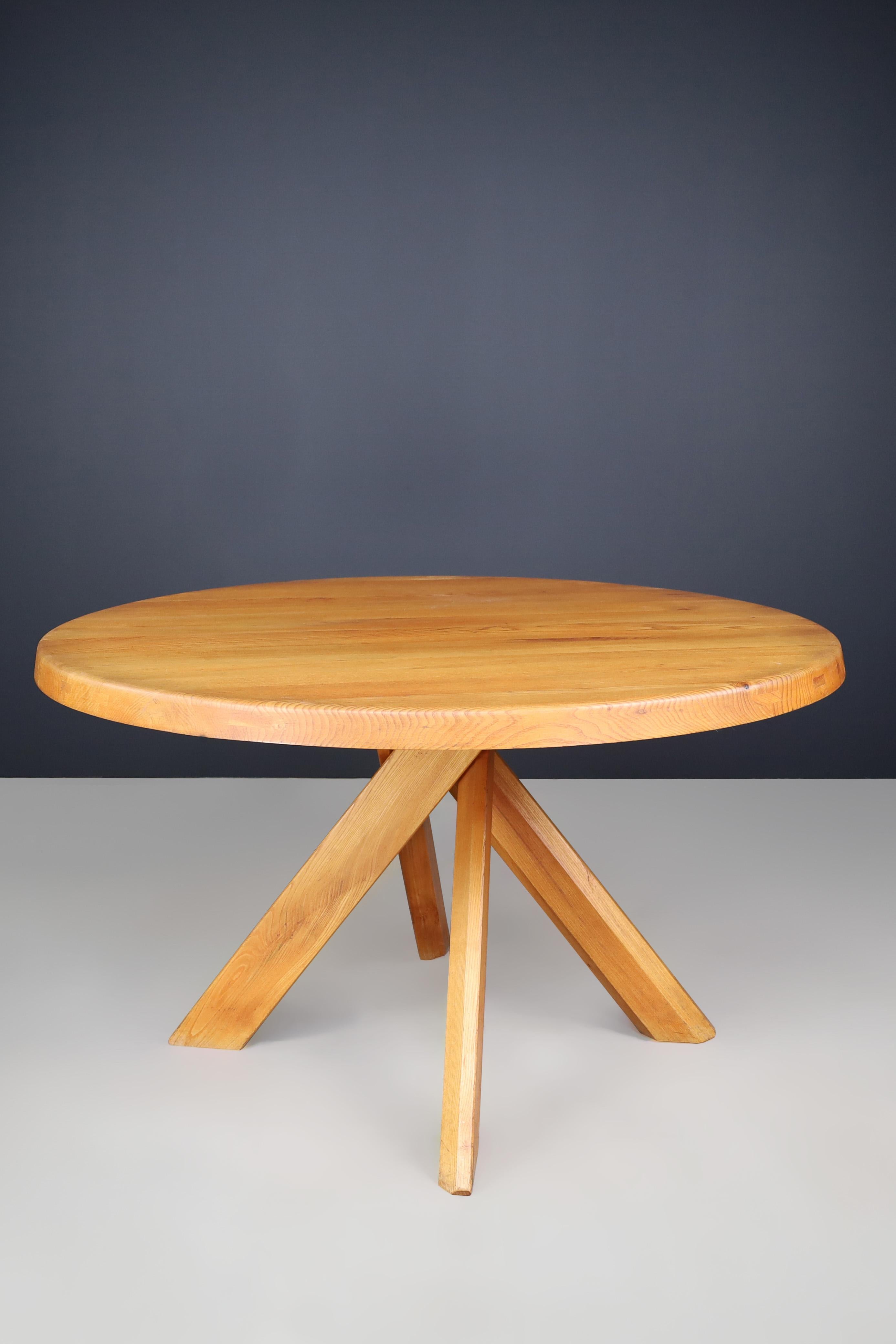 Pierre Chapo 'T21C' Sfax Round Dining Table made of Solid Elm, France 1969 3