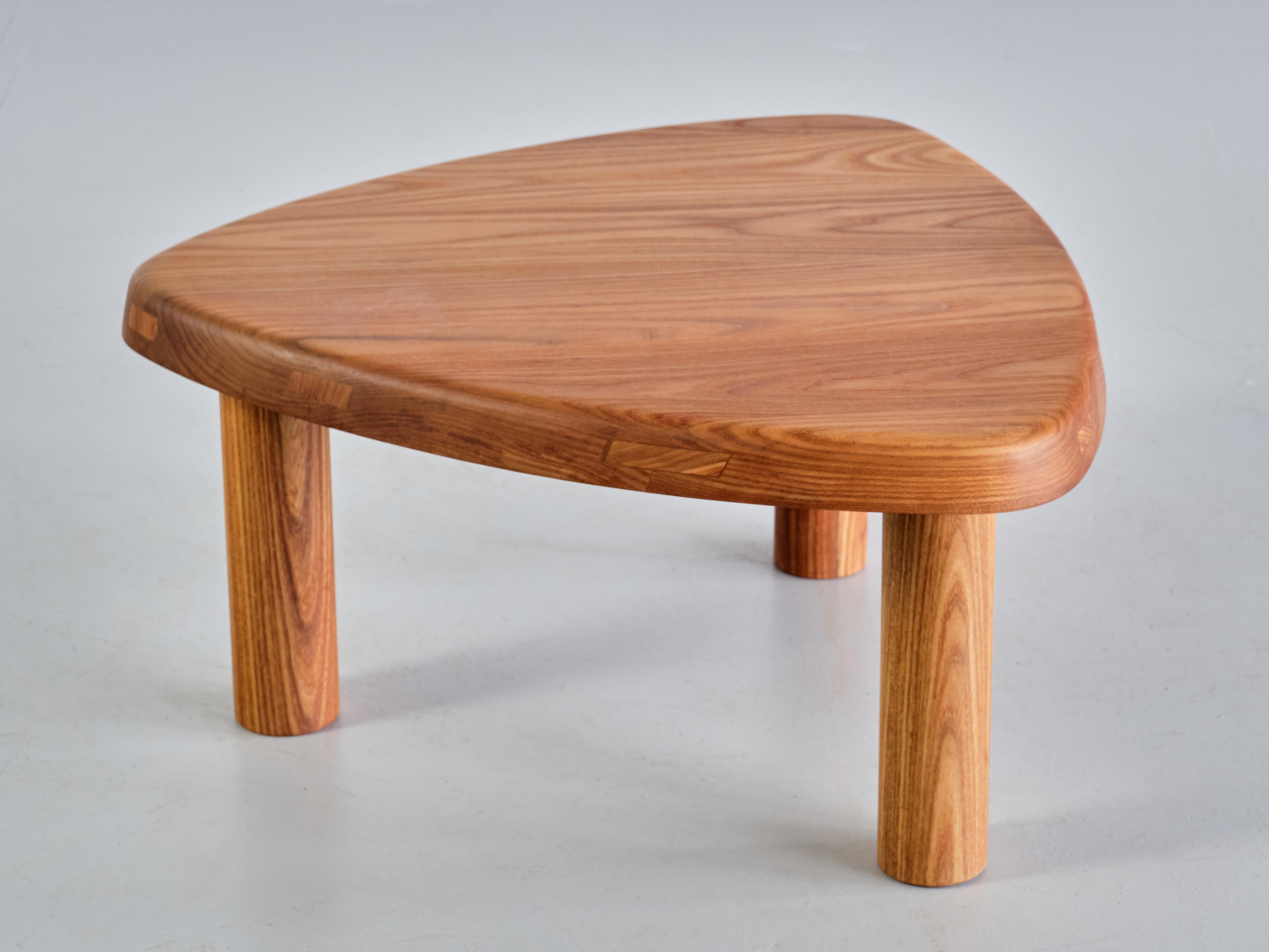 Modern Pierre Chapo T23 Three Legged Side Table in Elm, Chapo Création, France, 2023 For Sale