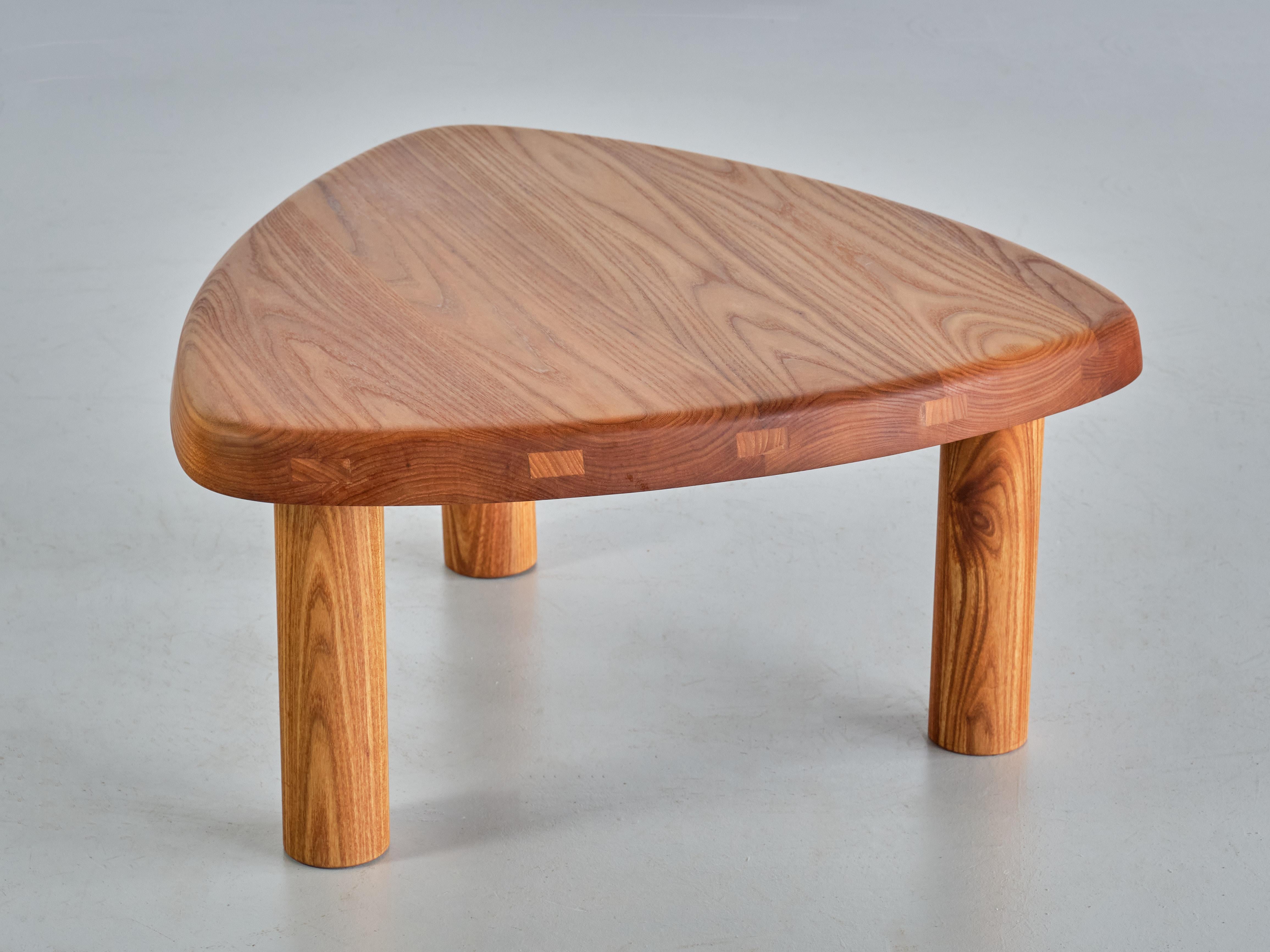 French Pierre Chapo T23 Three Legged Side Table in Elm, Chapo Création, France, 2025 For Sale
