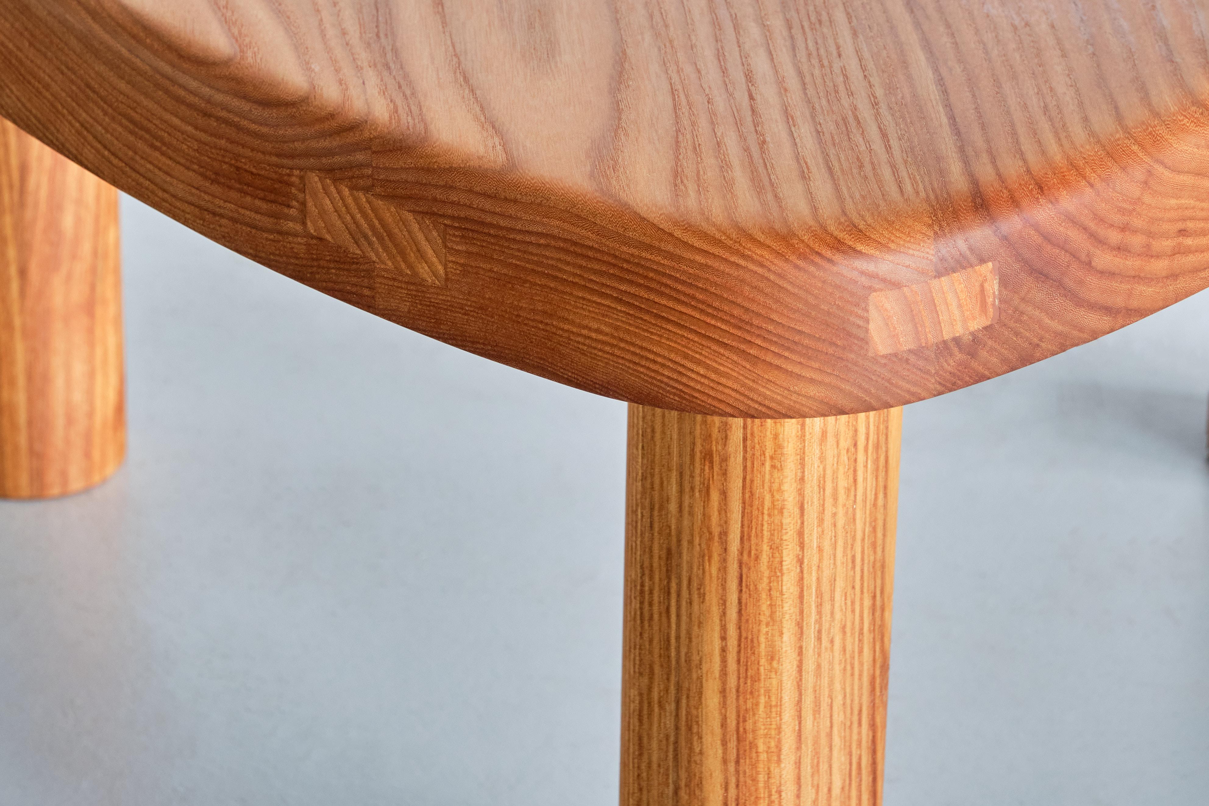 Pierre Chapo T23 Three Legged Side Table in Elm, Chapo Création, France, 2025 In New Condition For Sale In The Hague, NL