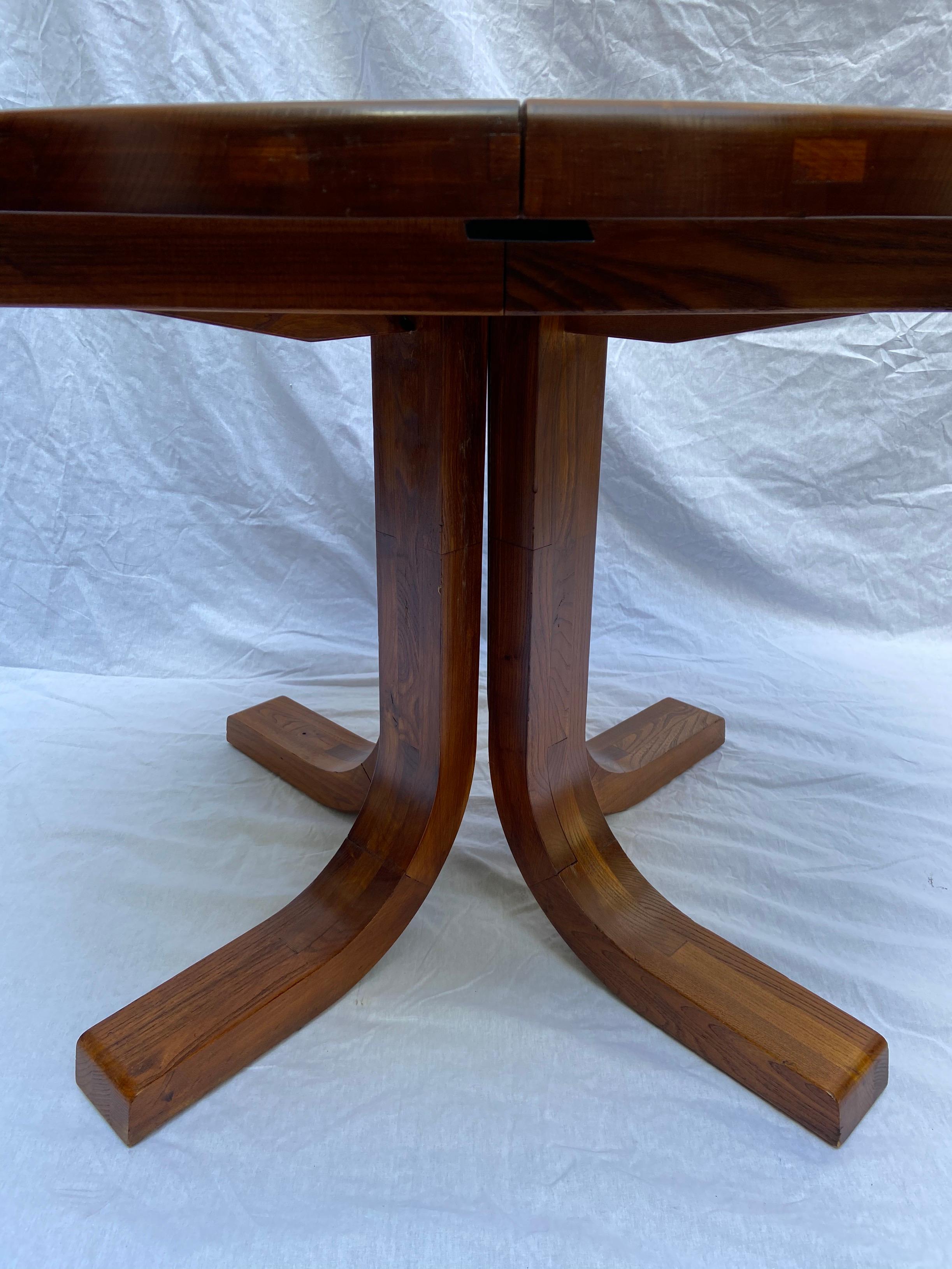 duck feet table