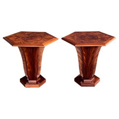 Paire de tables hexagonales en acajou de style Art Déco inspirée par Pierre Chareau