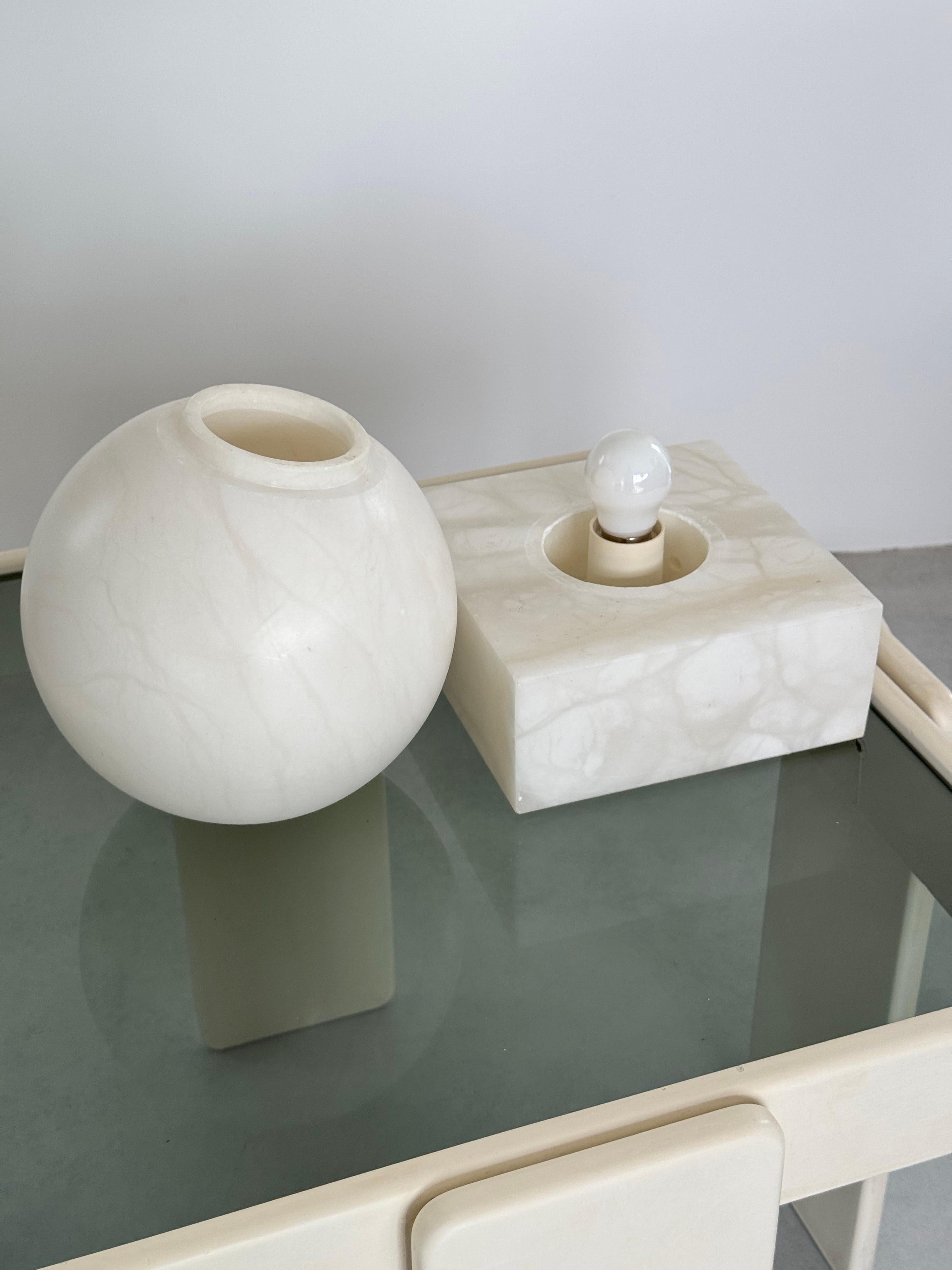 Pierre Chareau style, White marble spherical table lamp, circa 1930s For Sale 6