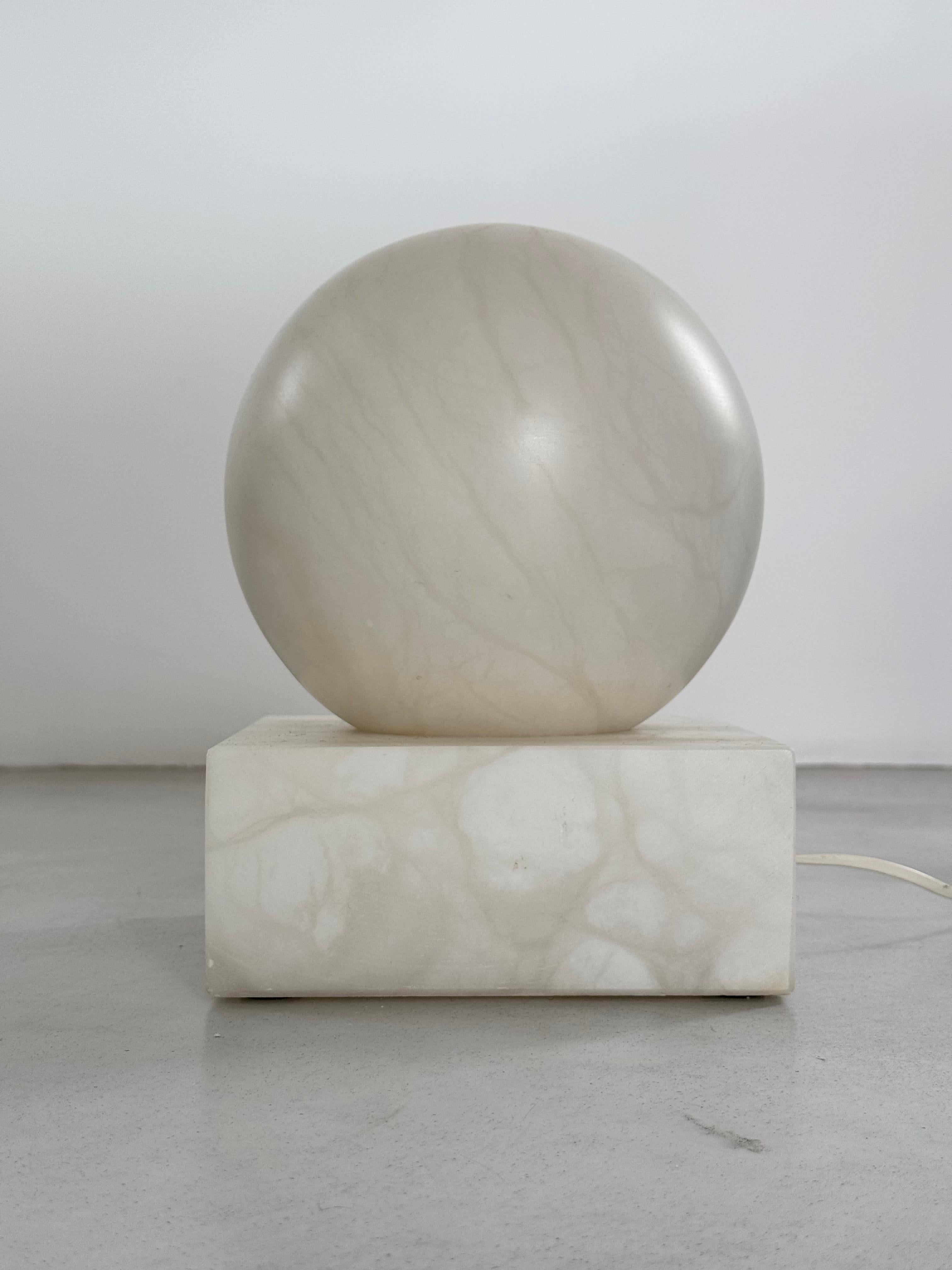 Pierre Chareau style, White marble spherical table lamp, circa 1930s For Sale 11