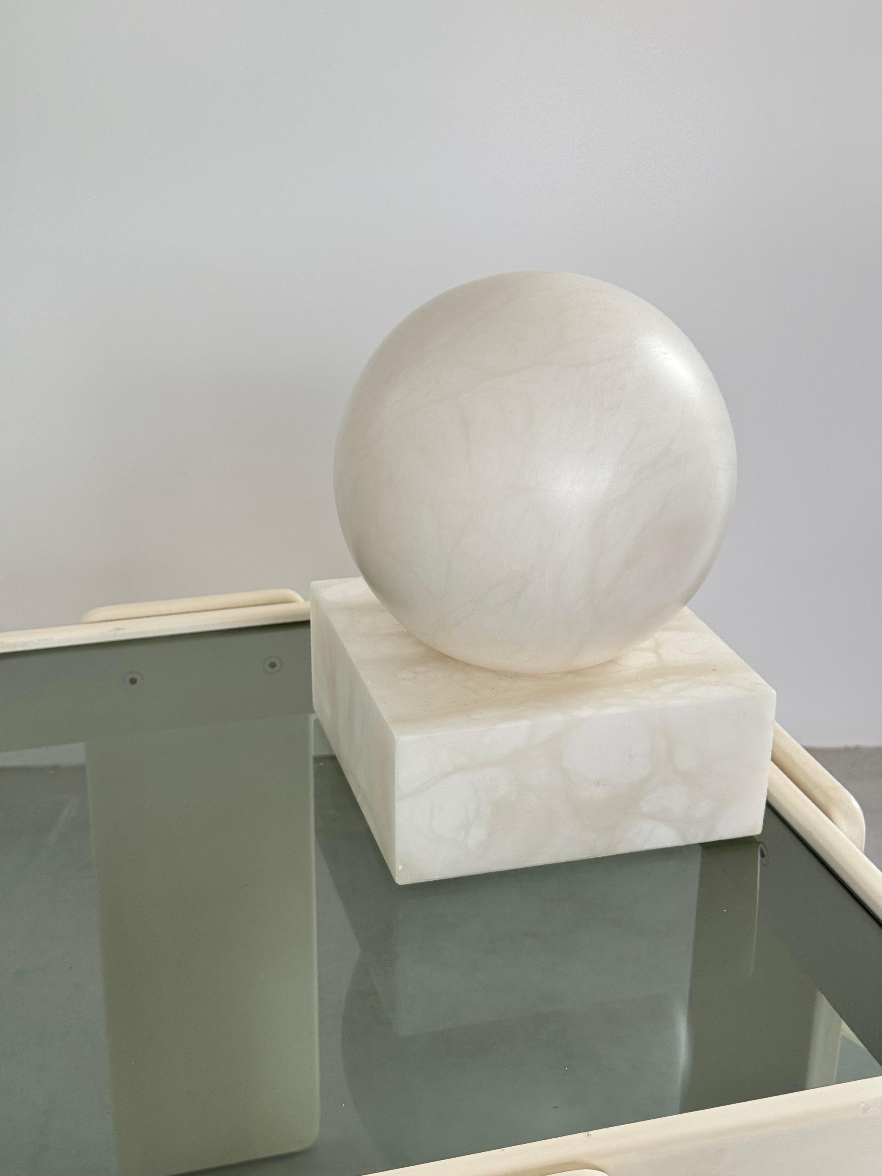 Art Deco Pierre Chareau style, White marble spherical table lamp, circa 1930s For Sale
