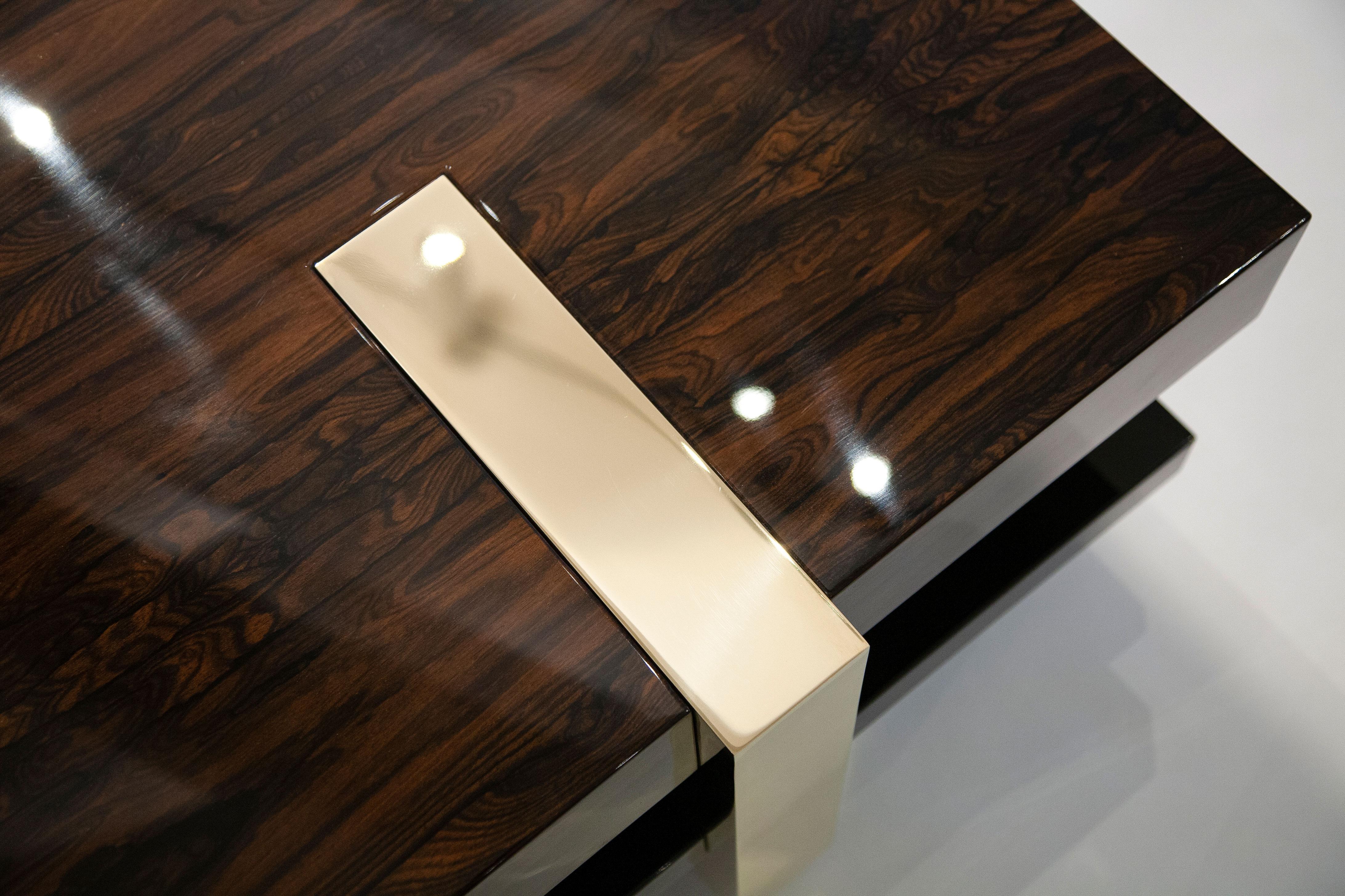 XXIe siècle et contemporain Table basse Pierre :  Table sur mesure en acier inoxydable, bronze et bois en vente