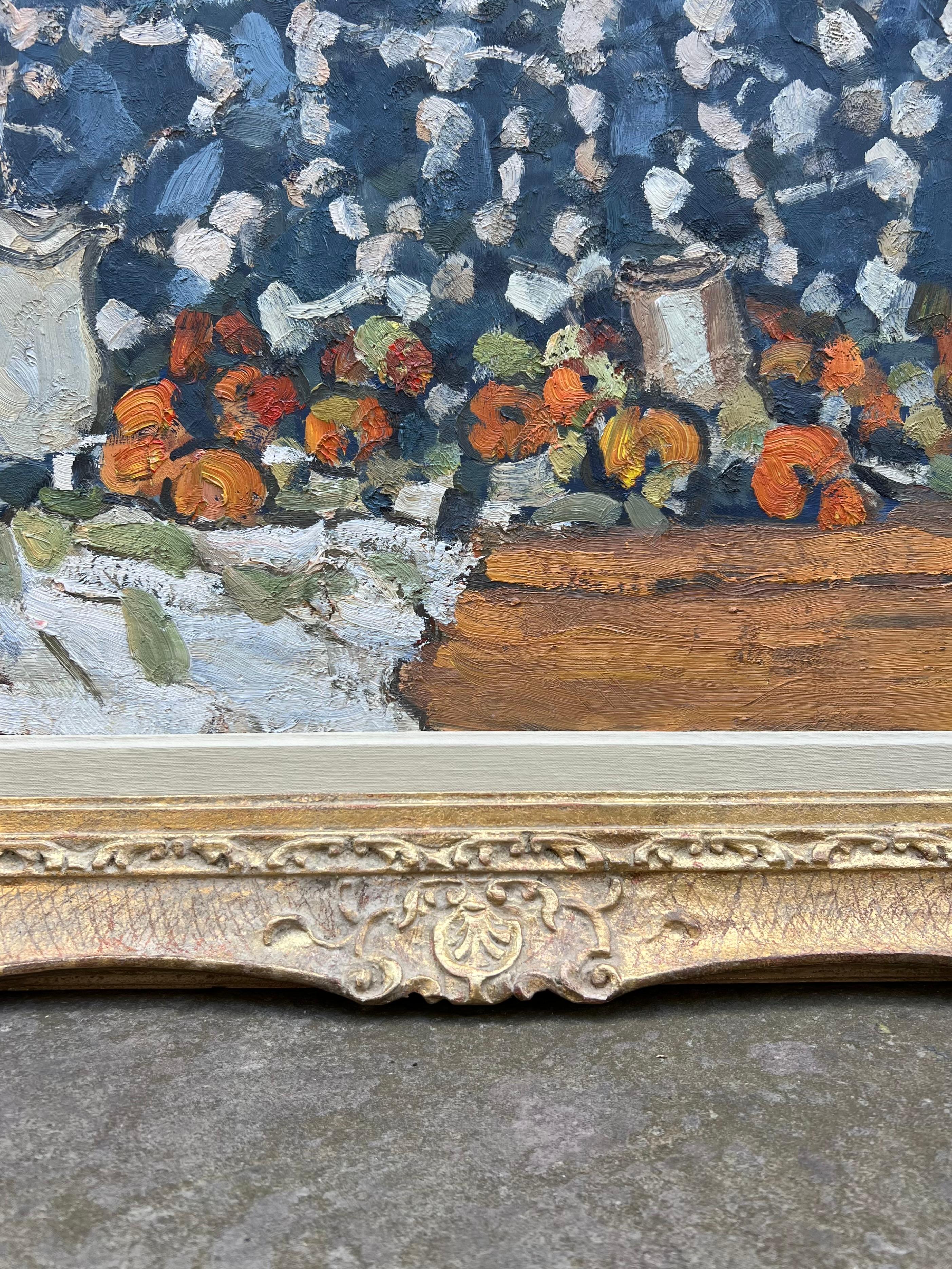 Stilleben mit blauem und weißem Stoff - Original Ölgemälde - 25.6 x 36.2 in im Angebot 6