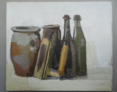 Natura morta con bottiglie e un vecchio ferro da stiro, dipinto a olio su tela di Pierre Coquet