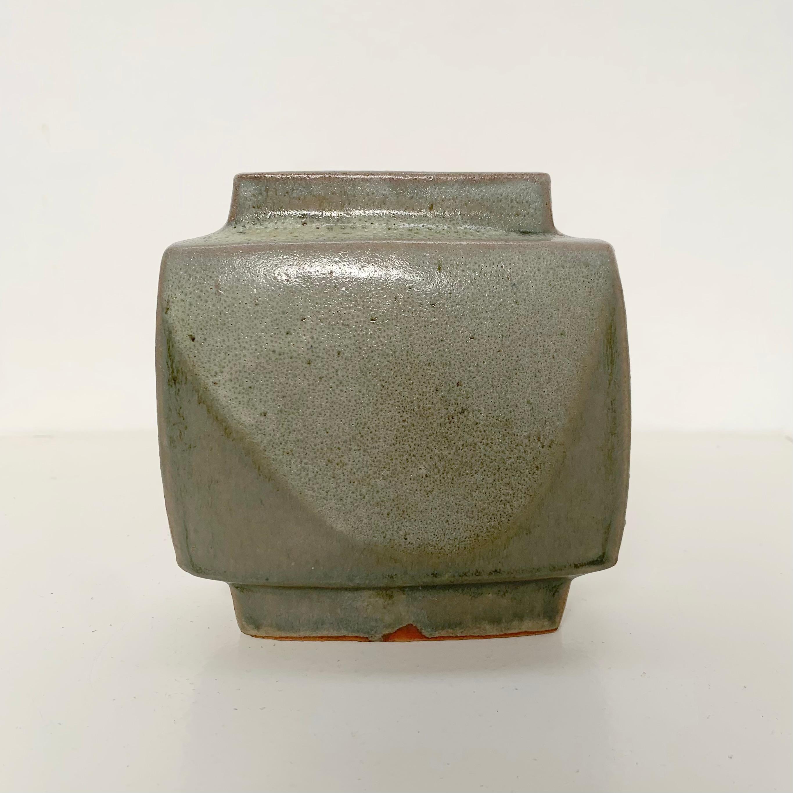 Pierre Culot Keramikvase, um 1970, Belgien. (Moderne der Mitte des Jahrhunderts) im Angebot