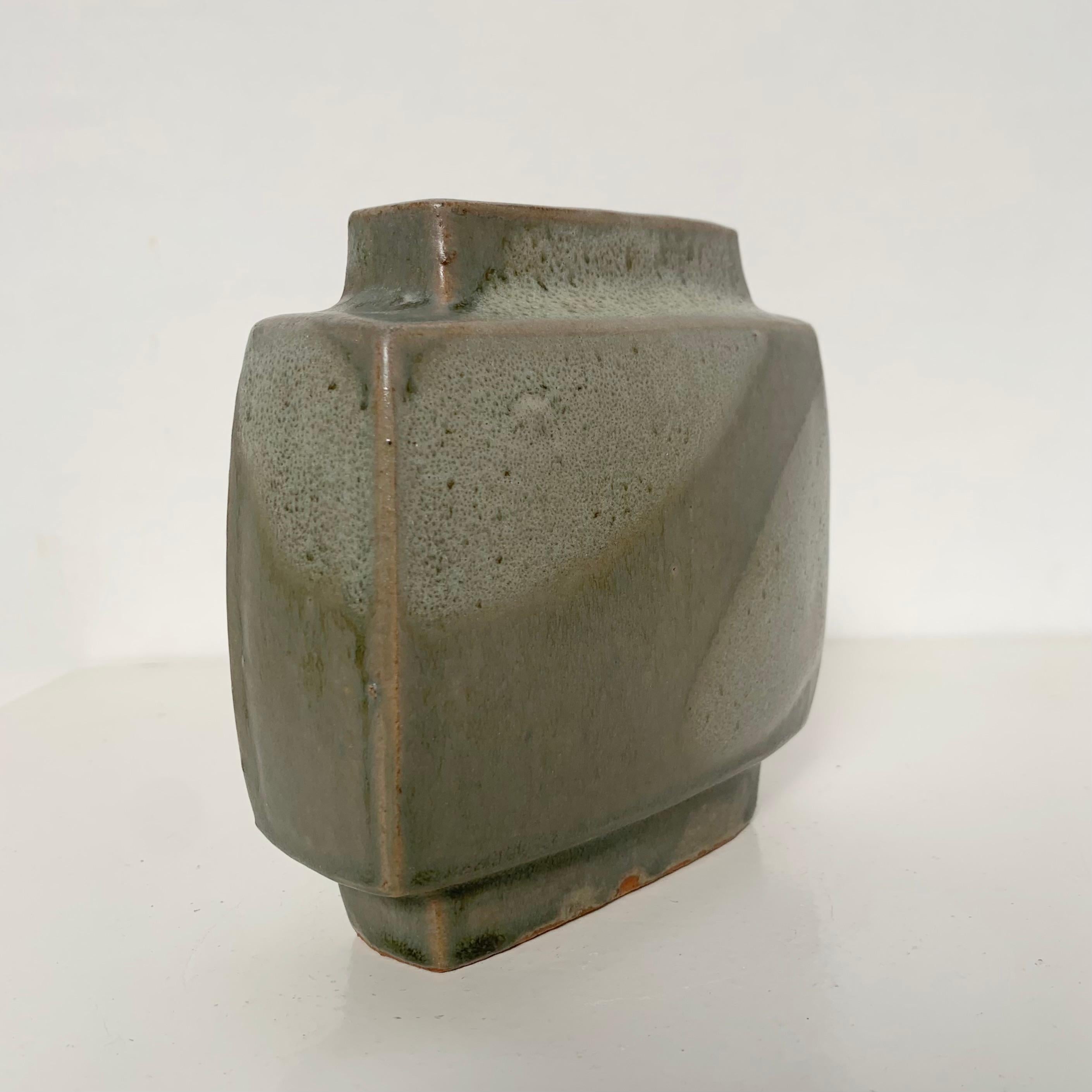 Pierre Culot Keramikvase, um 1970, Belgien. (Emailliert) im Angebot