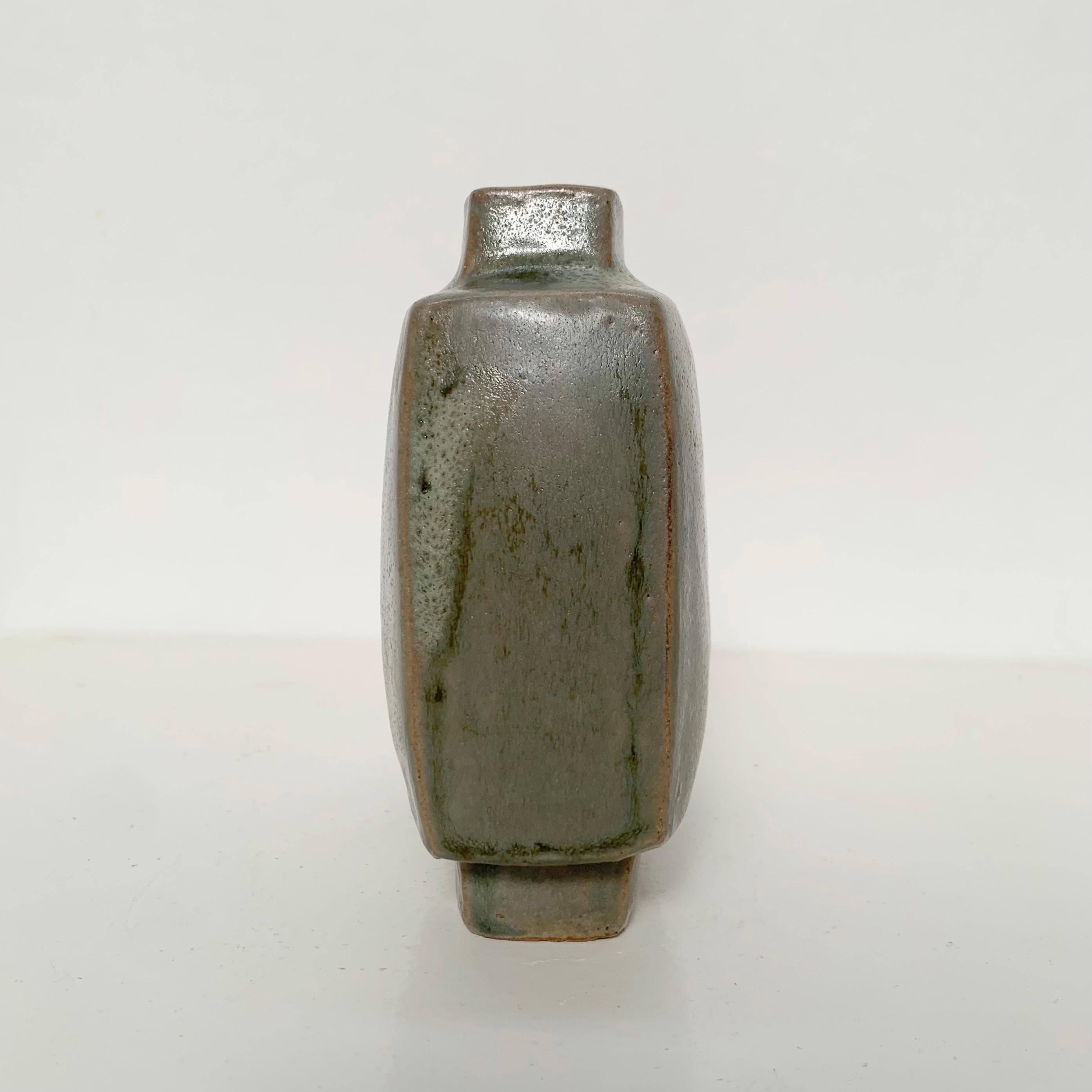 Pierre Culot Keramikvase, um 1970, Belgien. (Steingut) im Angebot