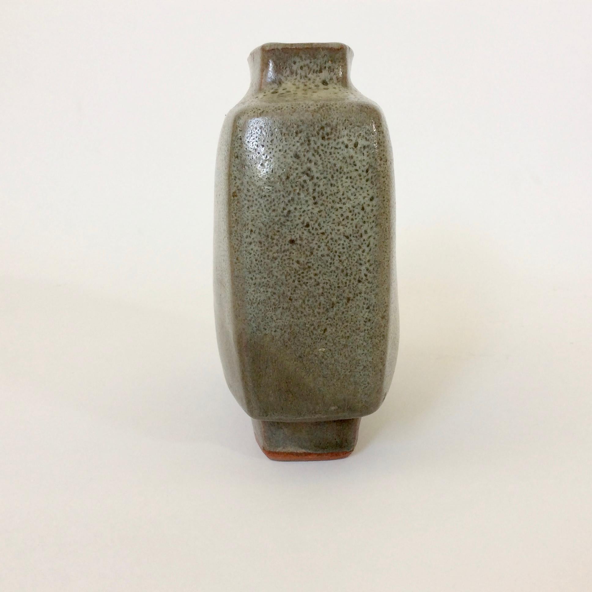 Pierre Culot brown vase, circa 1970, Belgium.
Citroen model, stamped.
Enameled sandstone.
Dimensions: 14 cm H, 14 cm W, 5 cm D.
Good condition.
 