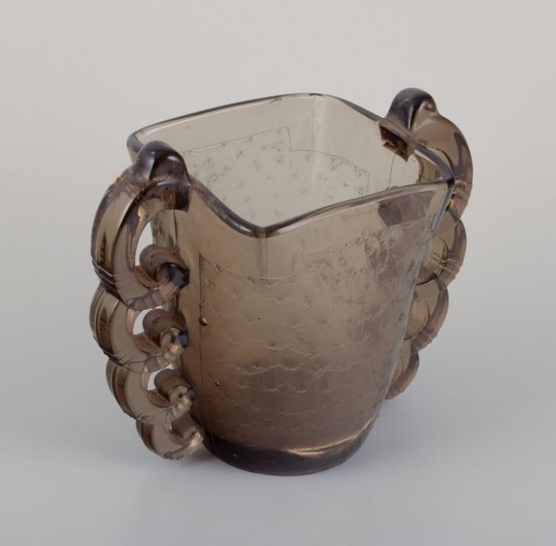 Pierre d'Avesn für Daum. Große Vase aus Kunstglas im Art déco-Stil mit Henkeln  (Französisch) im Angebot