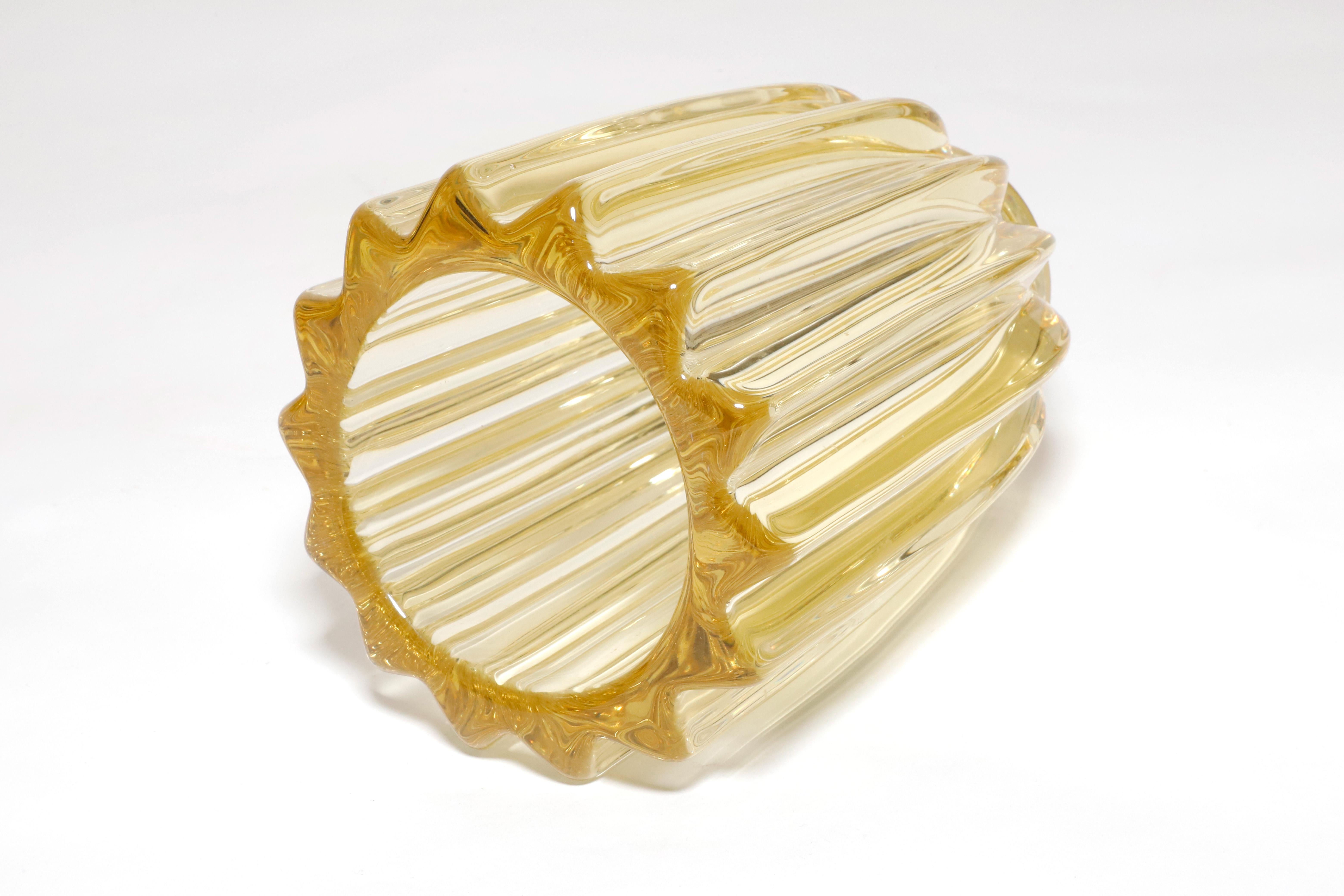 Pierre D'Avesn, Art-déco-Vase aus gelbem Kunstglas (Art déco) im Angebot