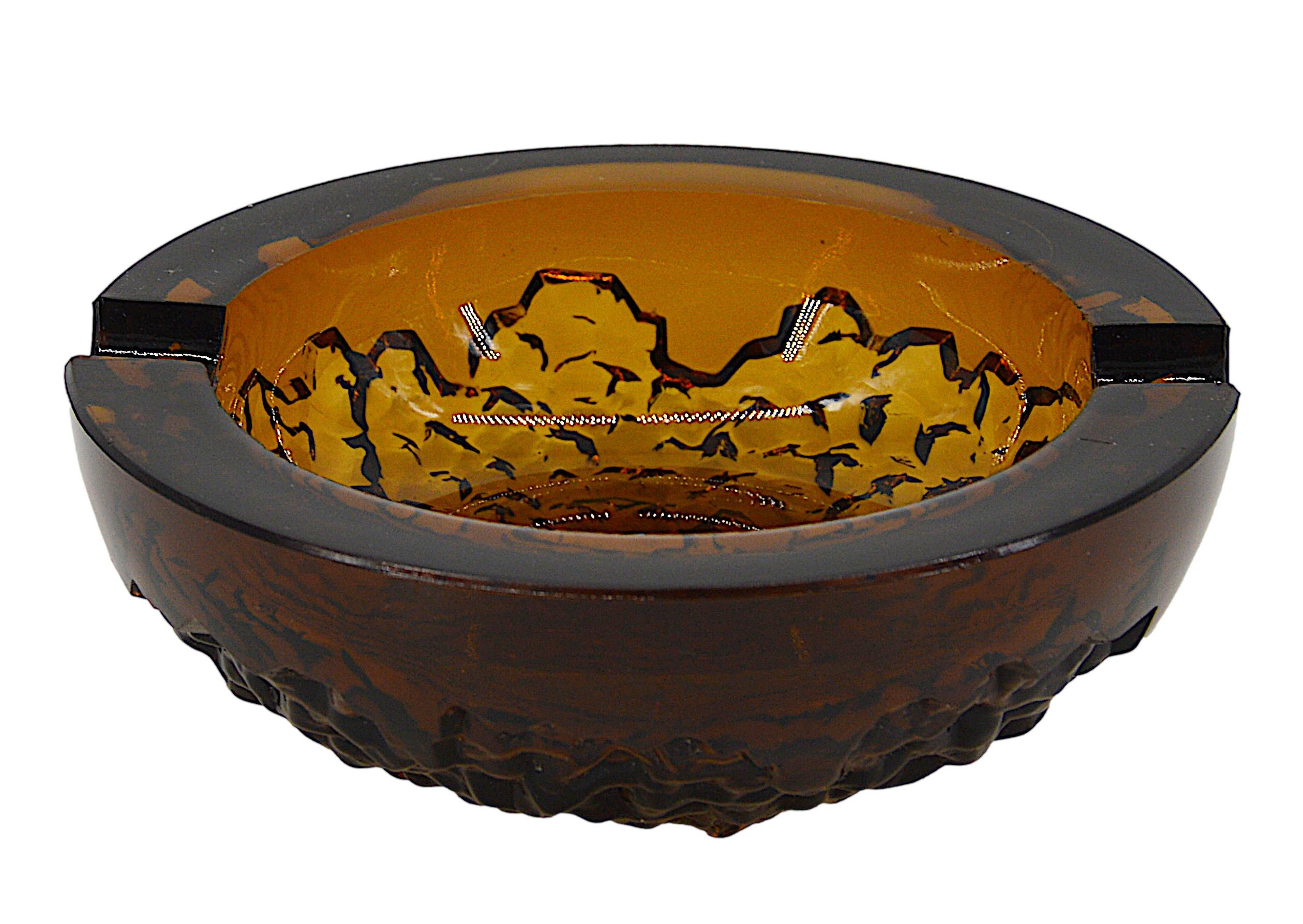 Pierre d'Avesn at Verlys French Art Deco Ashtray, Late 1930s In Good Condition For Sale In Saint-Amans-des-Cots, FR