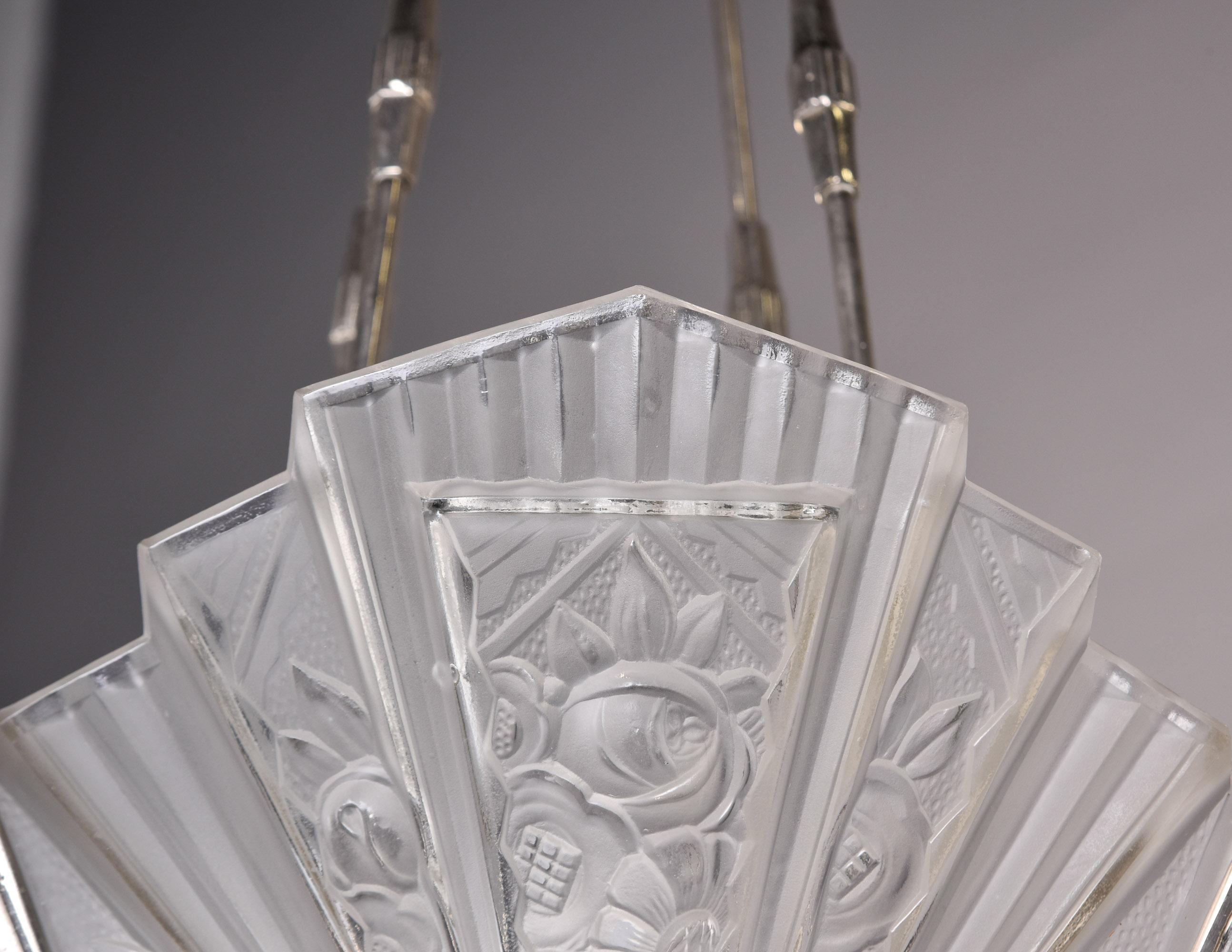 Stampato Pierre D'Avesn, lampadario francese a cinque luci in stile Art Deco in vendita