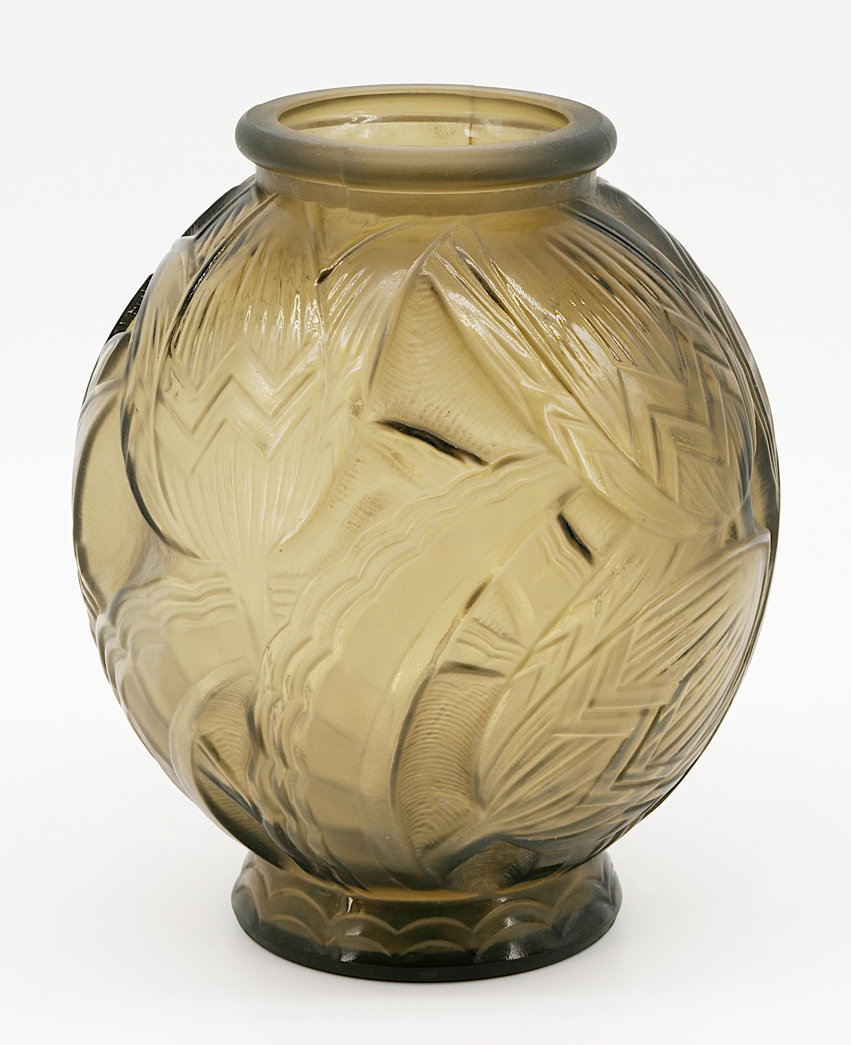 Frosted Pierre D'Avesn French Art Deco Flower Vase, 1926-1930 For Sale
