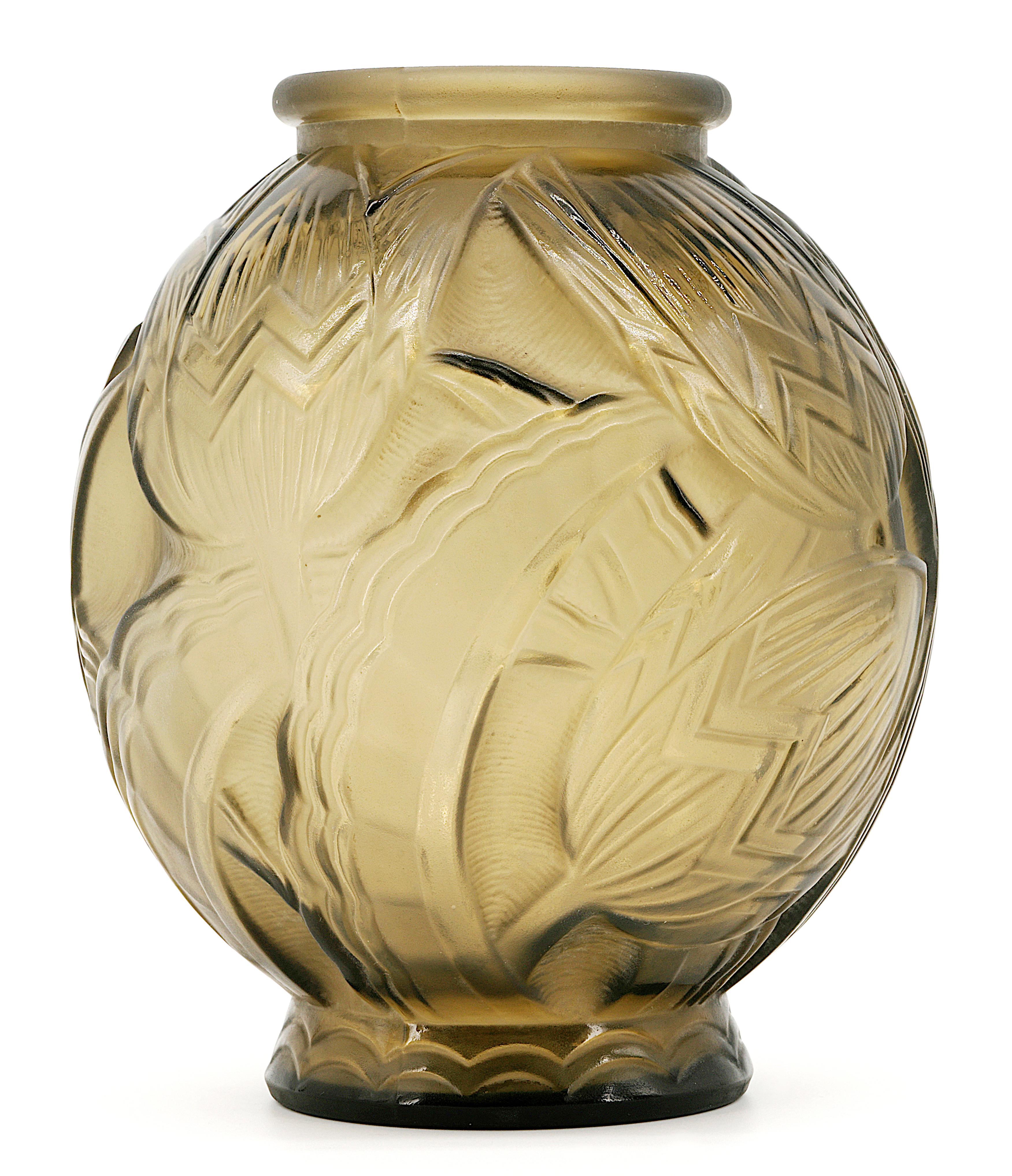 Pierre D'Avesn French Art Deco Flower Vase, 1926-1930 In Excellent Condition For Sale In Saint-Amans-des-Cots, FR